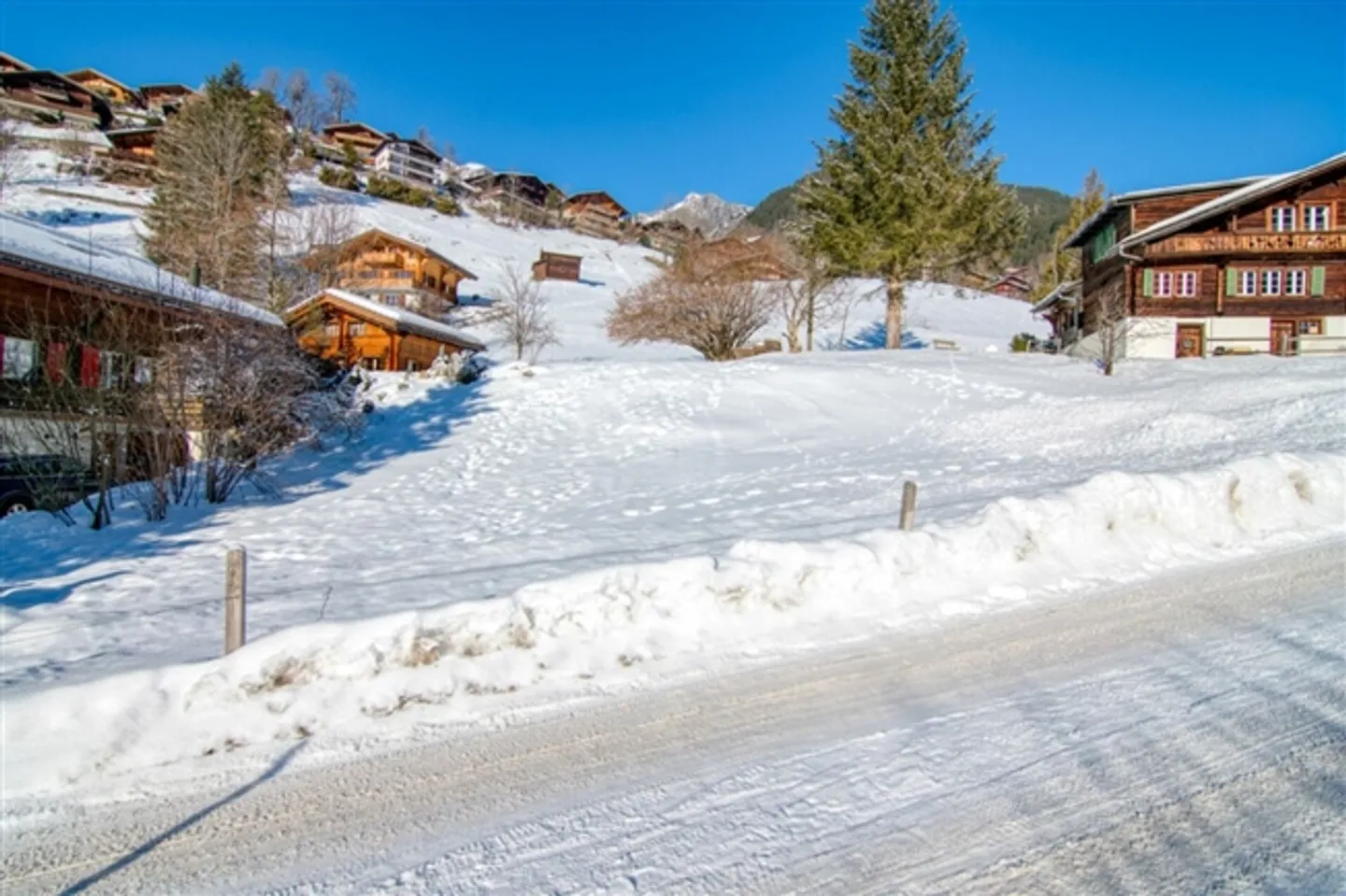 Terrain de construction exclusif dans le meilleur emplacement ensoleillé à Grindelwald - Vivre avec vue panoramique, idéal pour une maison unifamiliale ou bifamiliale - Photo 5 sur 16