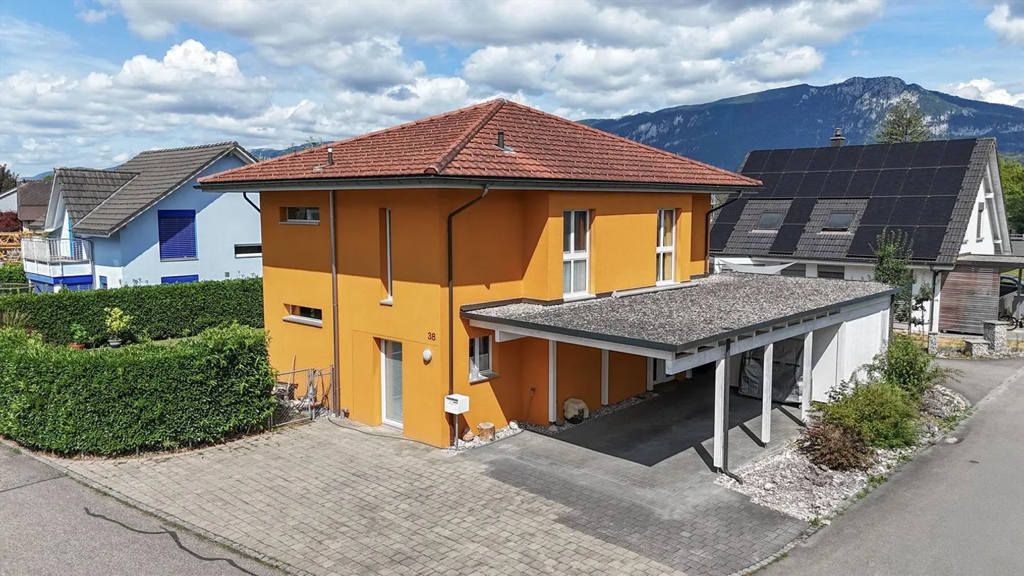 Move in and enjoy - Well-maintained single-family home with versatile... - Photo 1 of 13