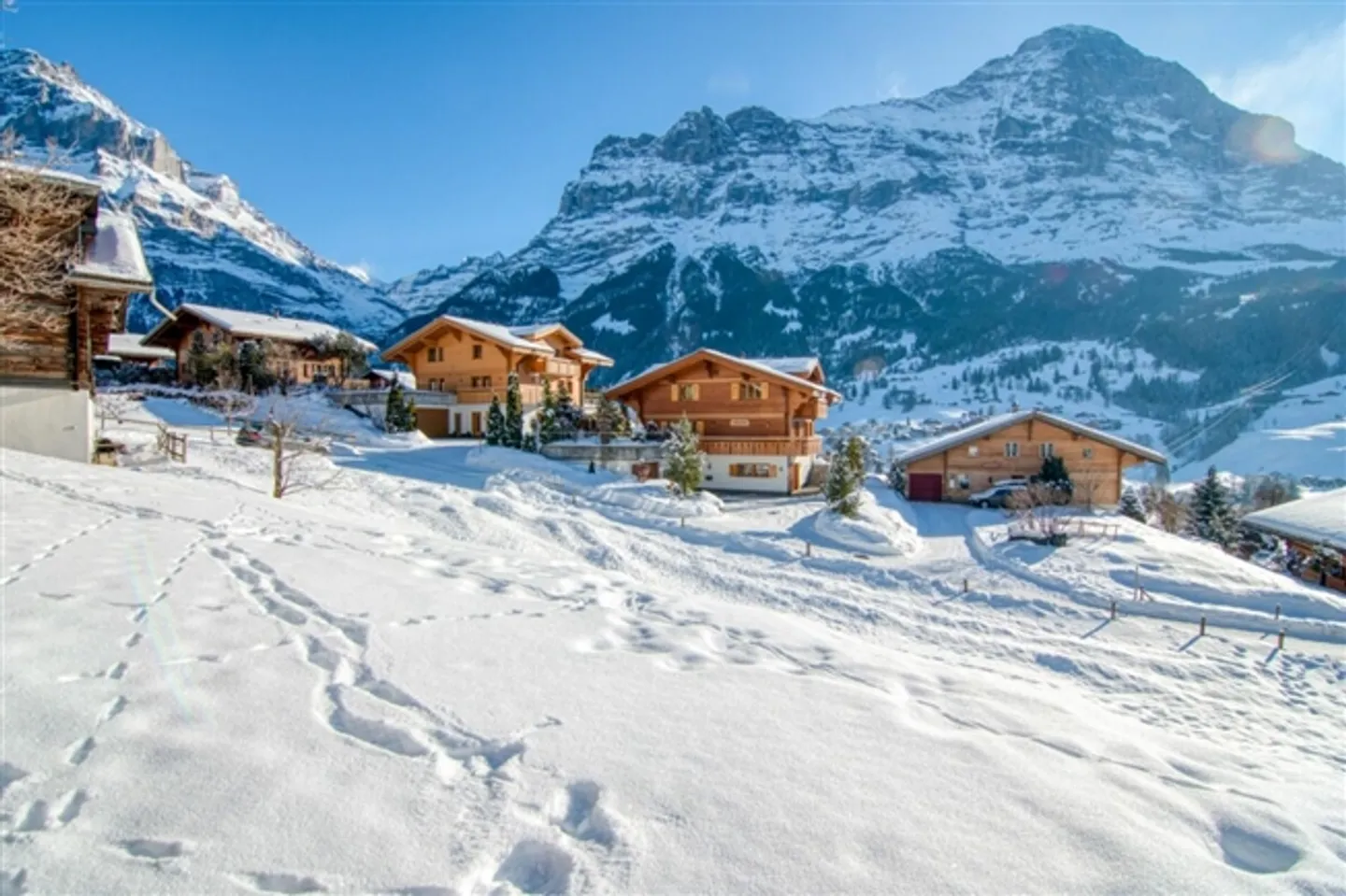 Terrain de construction exclusif dans le meilleur emplacement ensoleillé à Grindelwald - Vivre avec vue panoramique, idéal pour une maison unifamiliale ou bifamiliale - Photo 11 sur 16