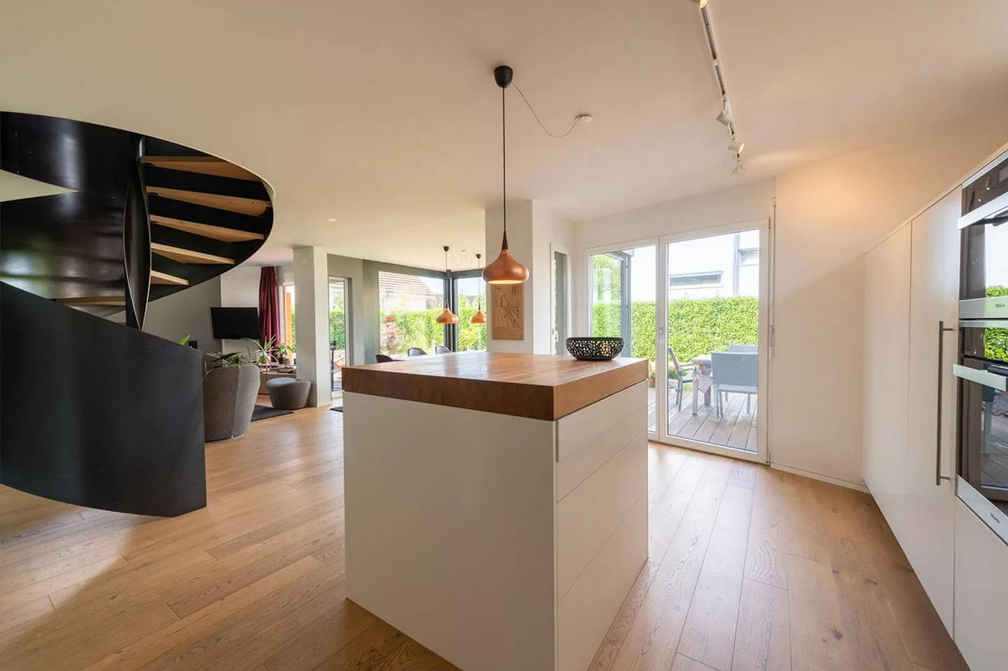 Move in and enjoy - Well-maintained single-family home with versatile... - Photo 4 of 13