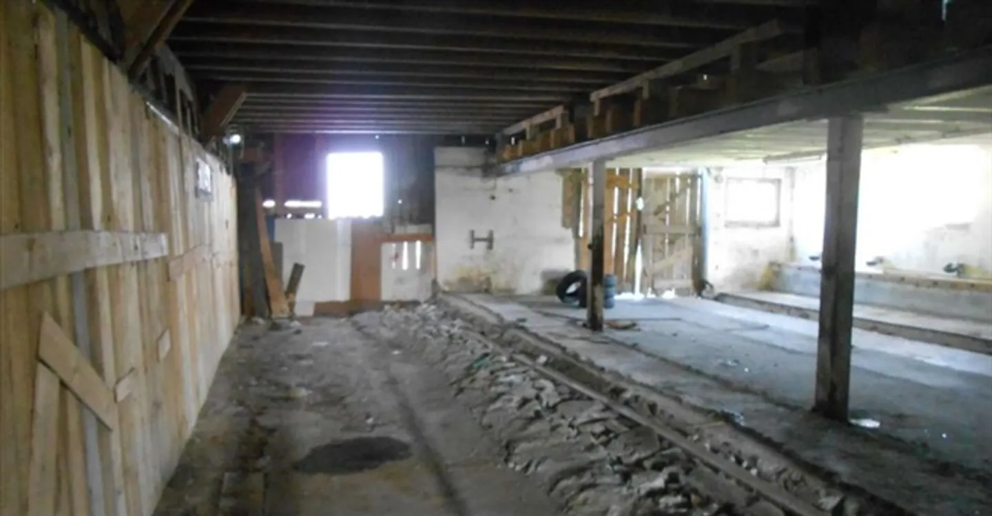 Dépôt de stockage spacieux - Photo 3 sur 4