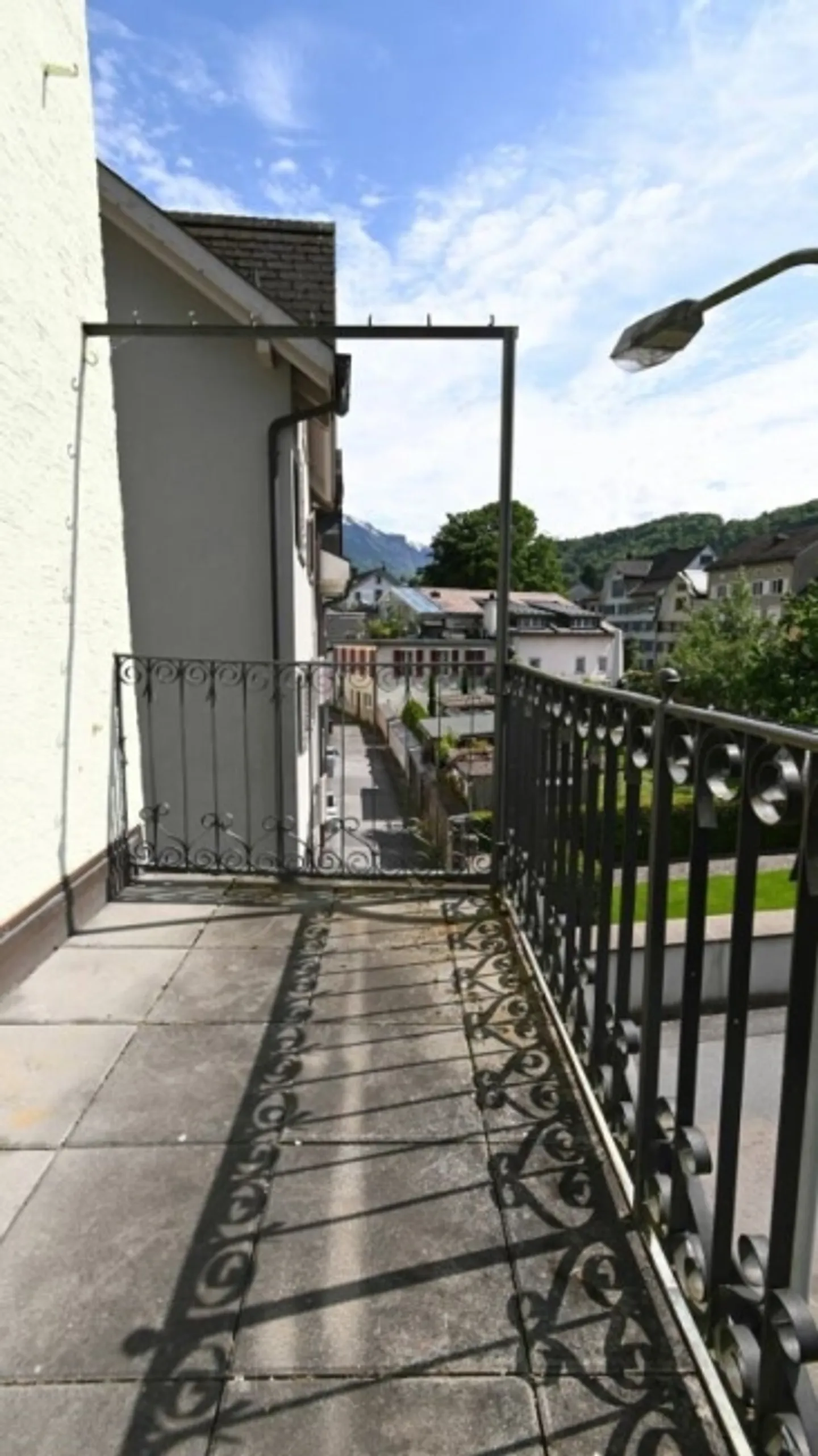 Casa residenziale ristrutturata con cura e stile con due appartamenti duplex e piano ufficio - Foto 12 di 20