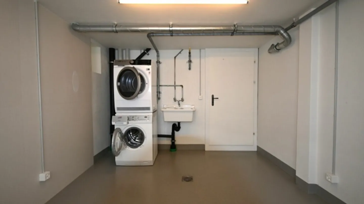 Casa residenziale ristrutturata con cura e stile con due appartamenti duplex e piano ufficio - Foto 13 di 20