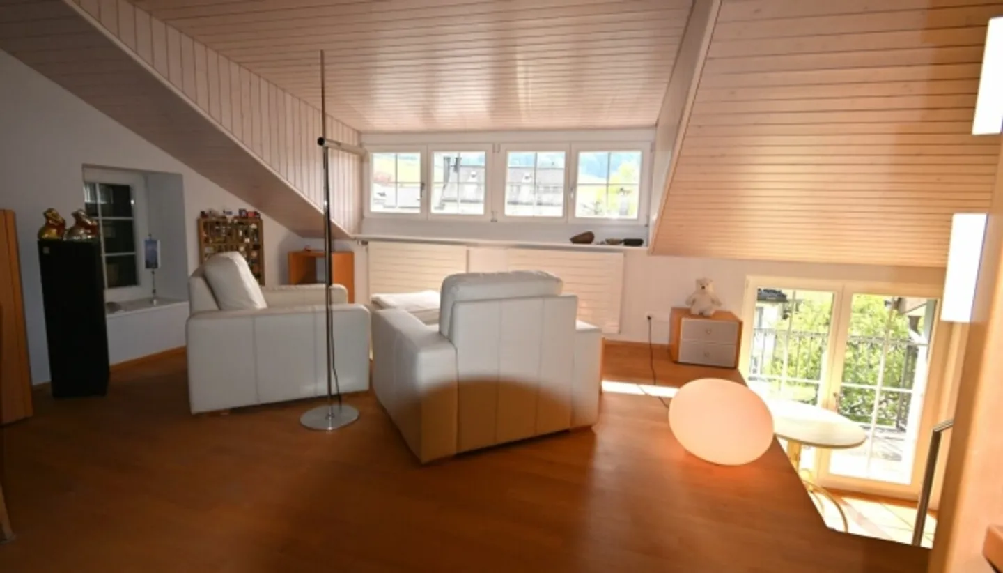 Casa residenziale ristrutturata con cura e stile con due appartamenti duplex e piano ufficio - Foto 20 di 20