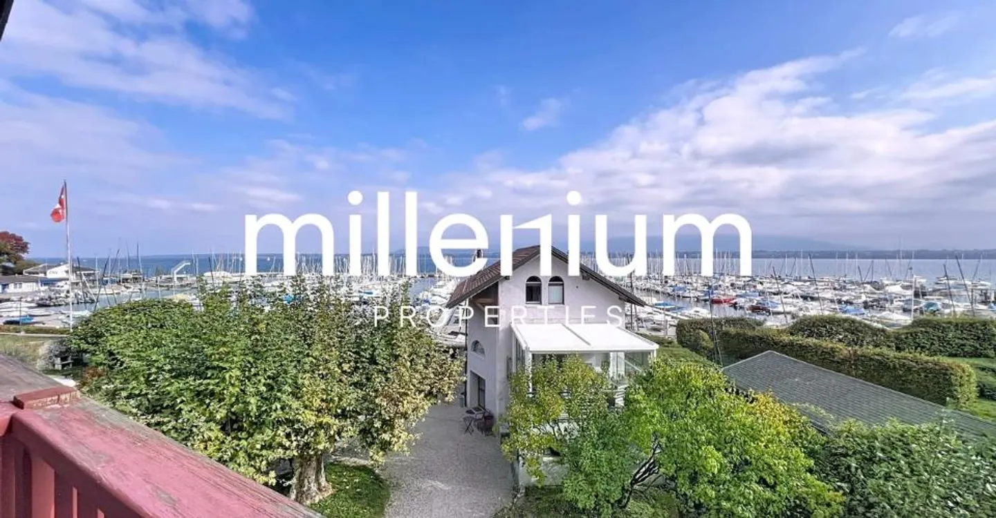 Magnificent villa with garden just steps from the lake - Photo 10 of 13