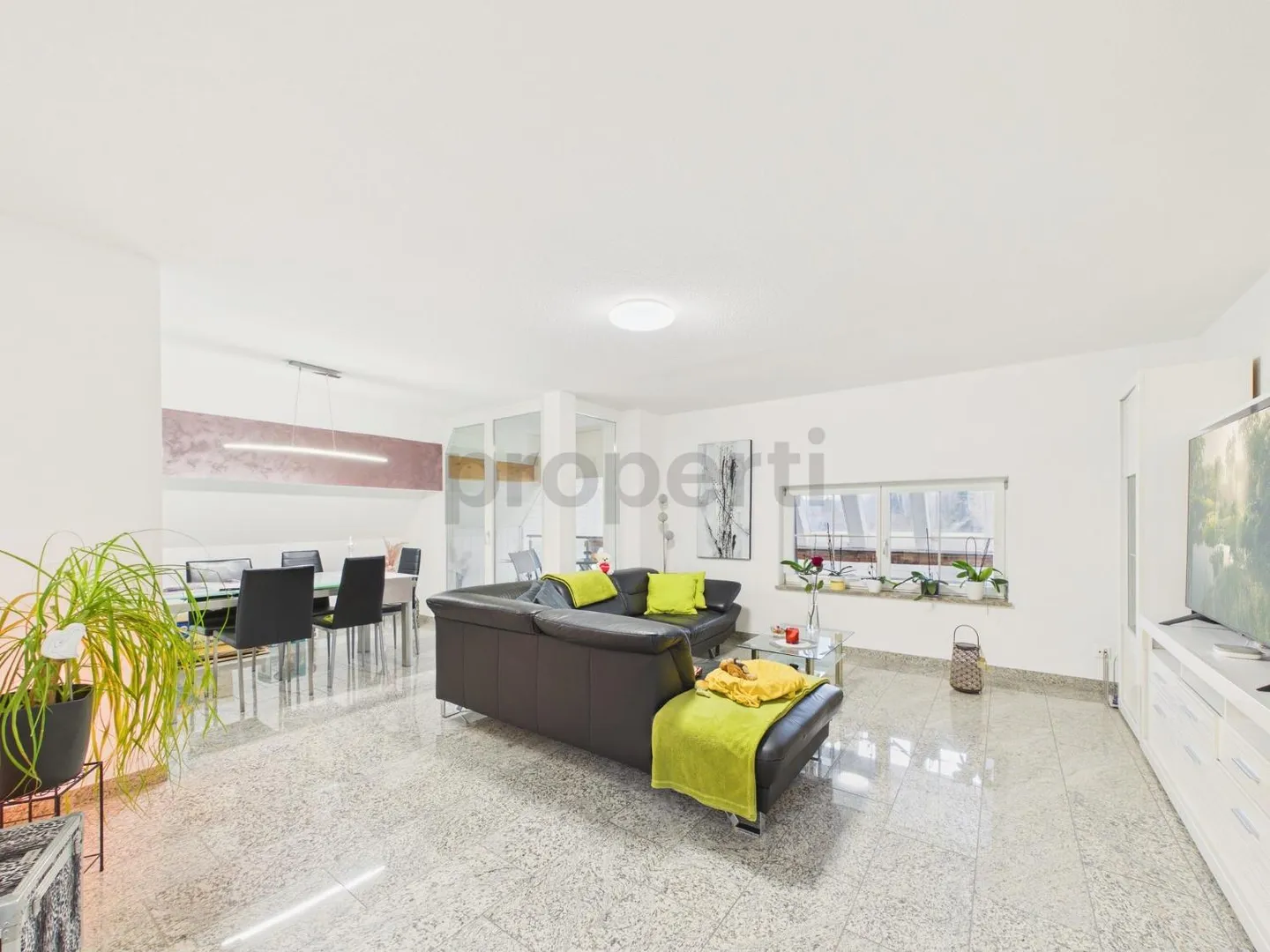 Renovated 4.5-room maisonette in historic farmhouse with balcony, Rothrist AG - Photo 1 of 13