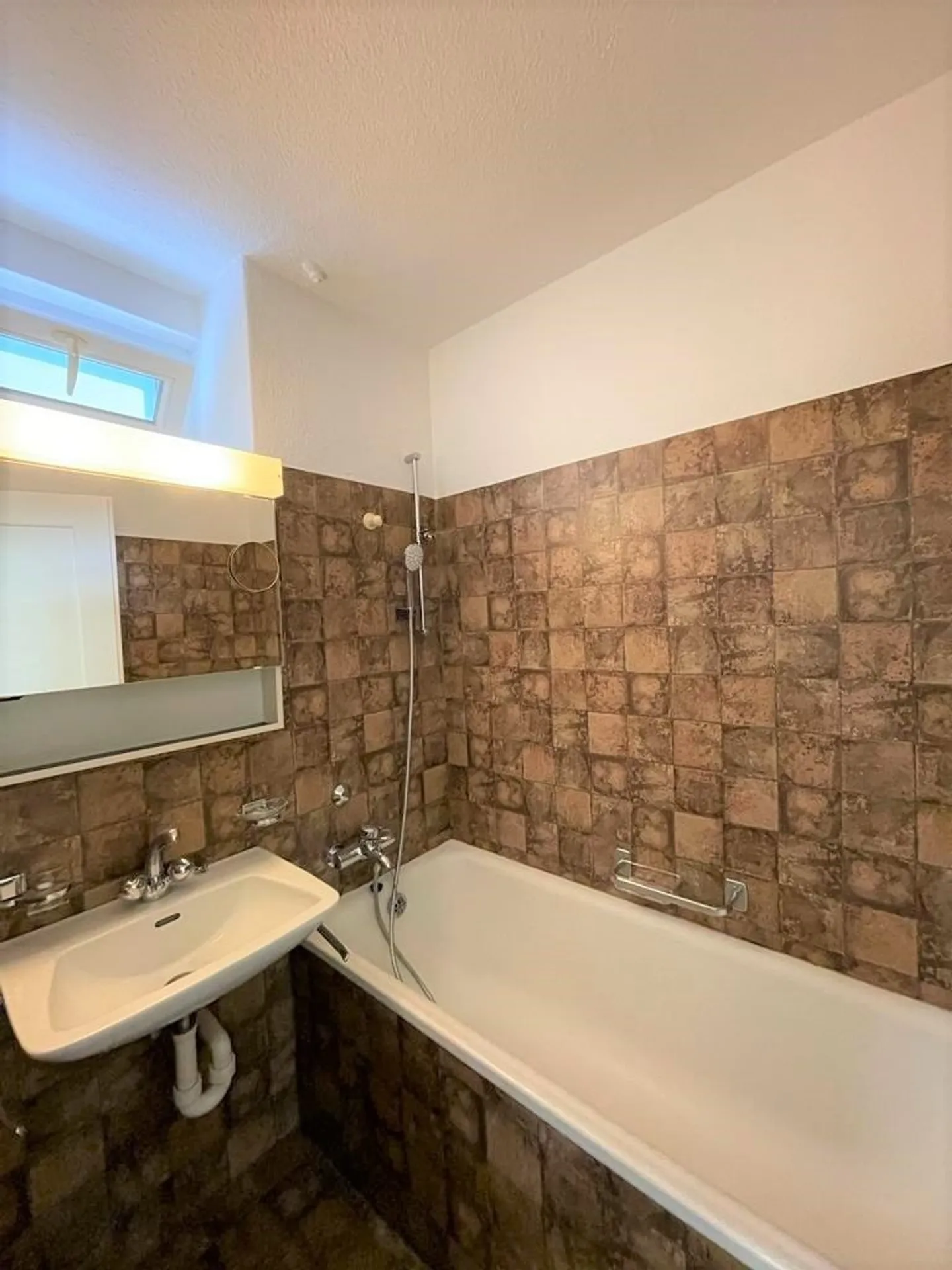 Votre nouvel appartement dans le vert ? Contrat de location limité jusqu'au 30.09.2027 - Photo 7 sur 10