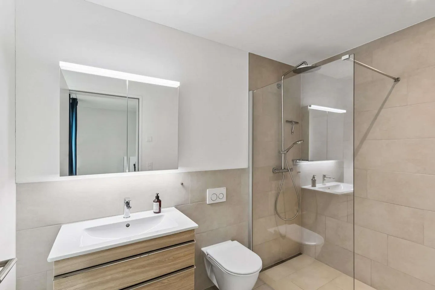 Moderne und lichtdurchflutete 4.5-Zimmer-Wohnung mit Gartenfläche - Foto 6 von 9