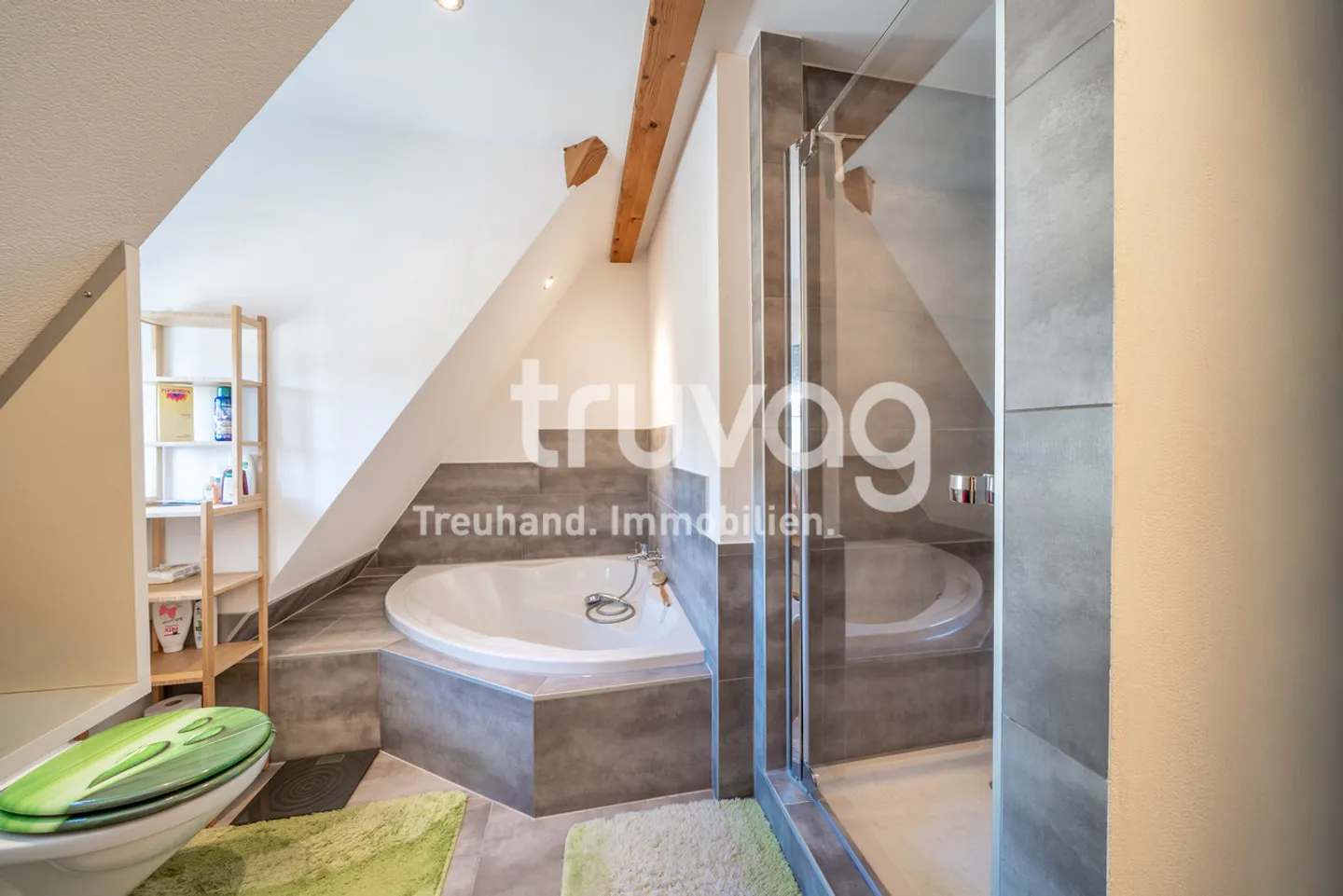 Geräumiges Familienhaus mit Potenzial - Foto 12 von 13