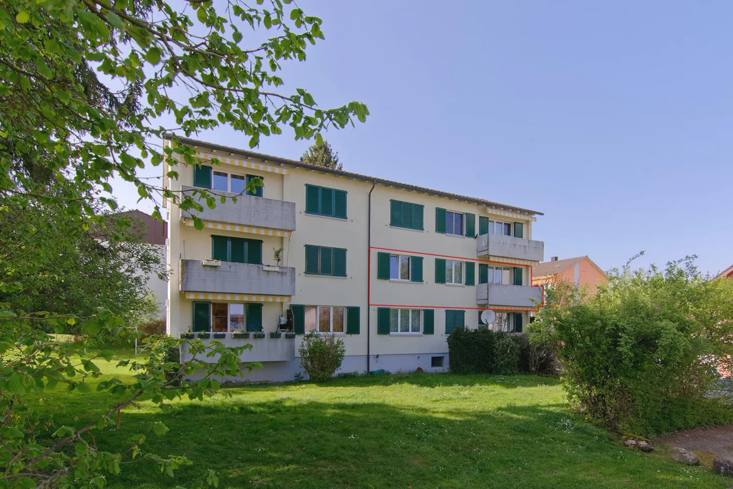 Affordable 4-Room Apartment with Lake View - Photo 1 of 7