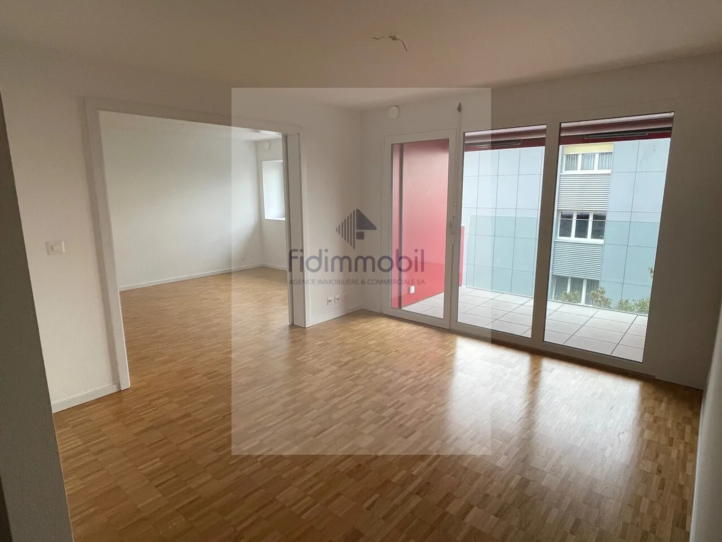 Spacious 4.5-room apartment with balcony, cellar, and attic - Photo 2 of 8