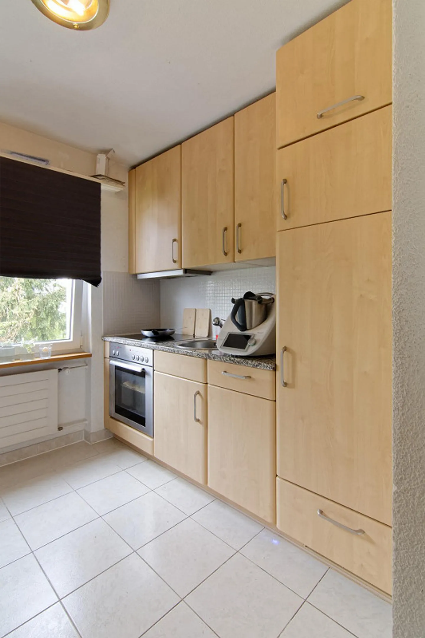 Affordable 4-Room Apartment with Lake View - Photo 6 of 7