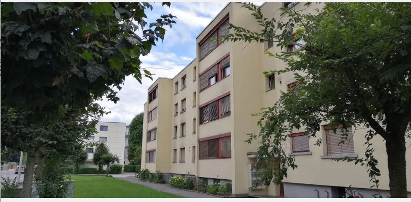 Vicino SBB, Città Vecchia, BZZ + Impianti Sportivi - Foto 1 di 7
