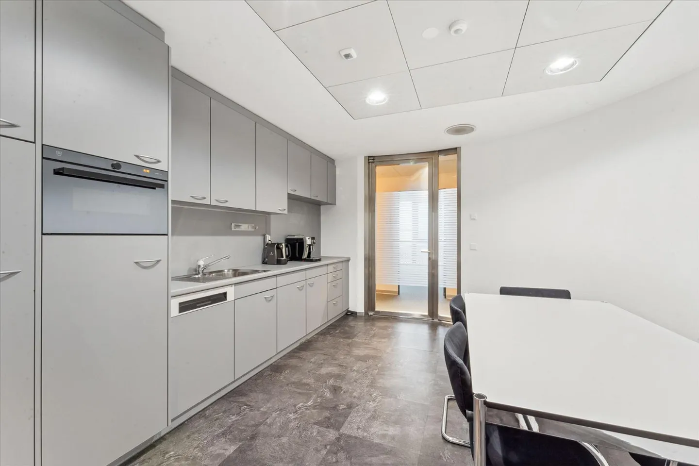 Bureau individuel avec style - prêt pour votre succès - Photo 5 sur 7