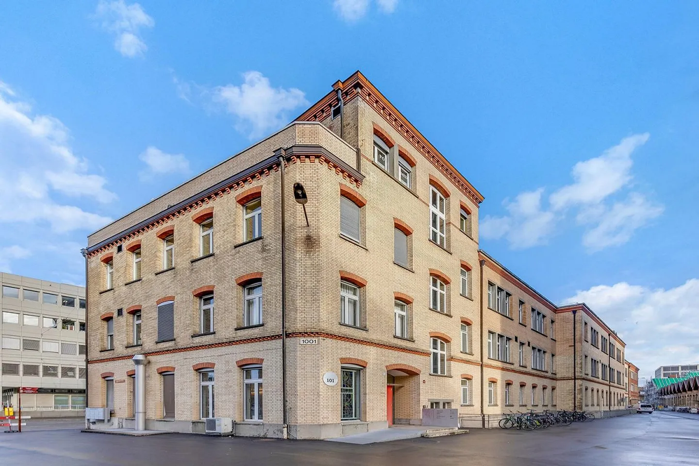 Benvenuti a Lokstadt: 239 m2 di spazi per uffici - Foto 1 di 8