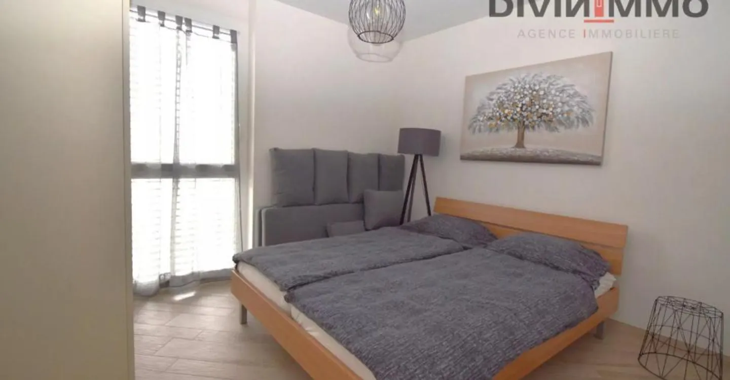 Schöne hochwertige Wohnung im Herzen des Dorfes mit zwei Garagen - Foto 8 von 12