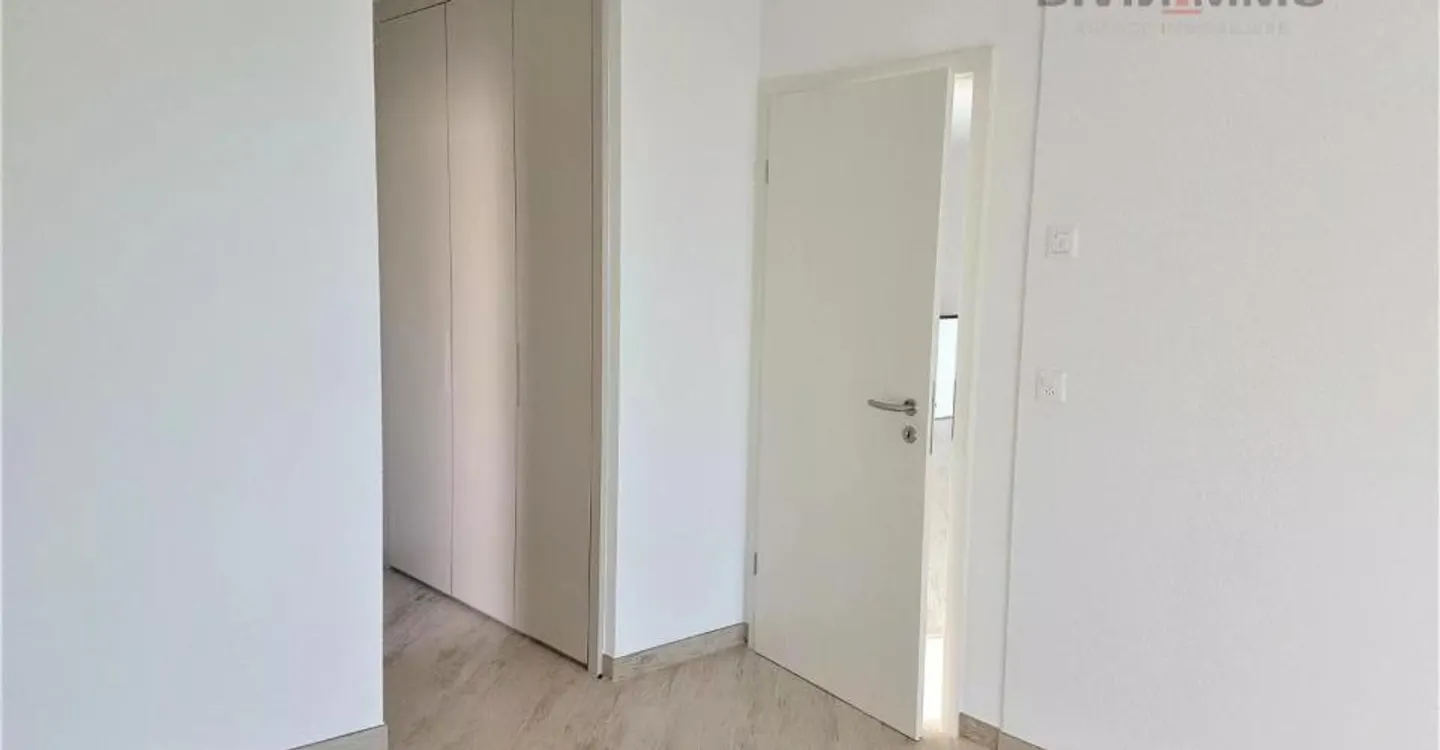 Schöne hochwertige Wohnung im Herzen des Dorfes mit zwei Garagen - Foto 10 von 12