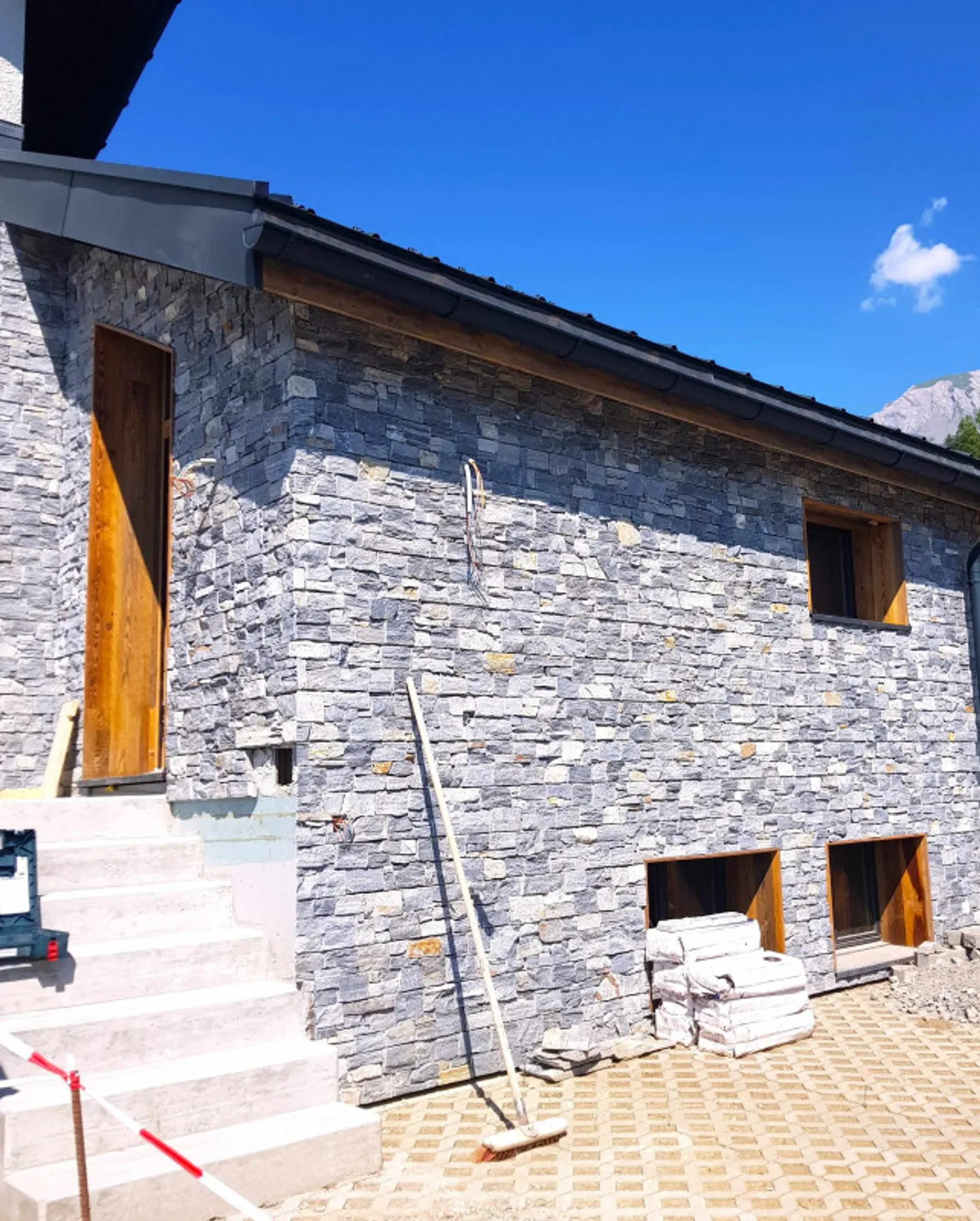 Ecological Charming House NEW with Garden, Parking Spaces and Beautiful View - Photo 2 of 13