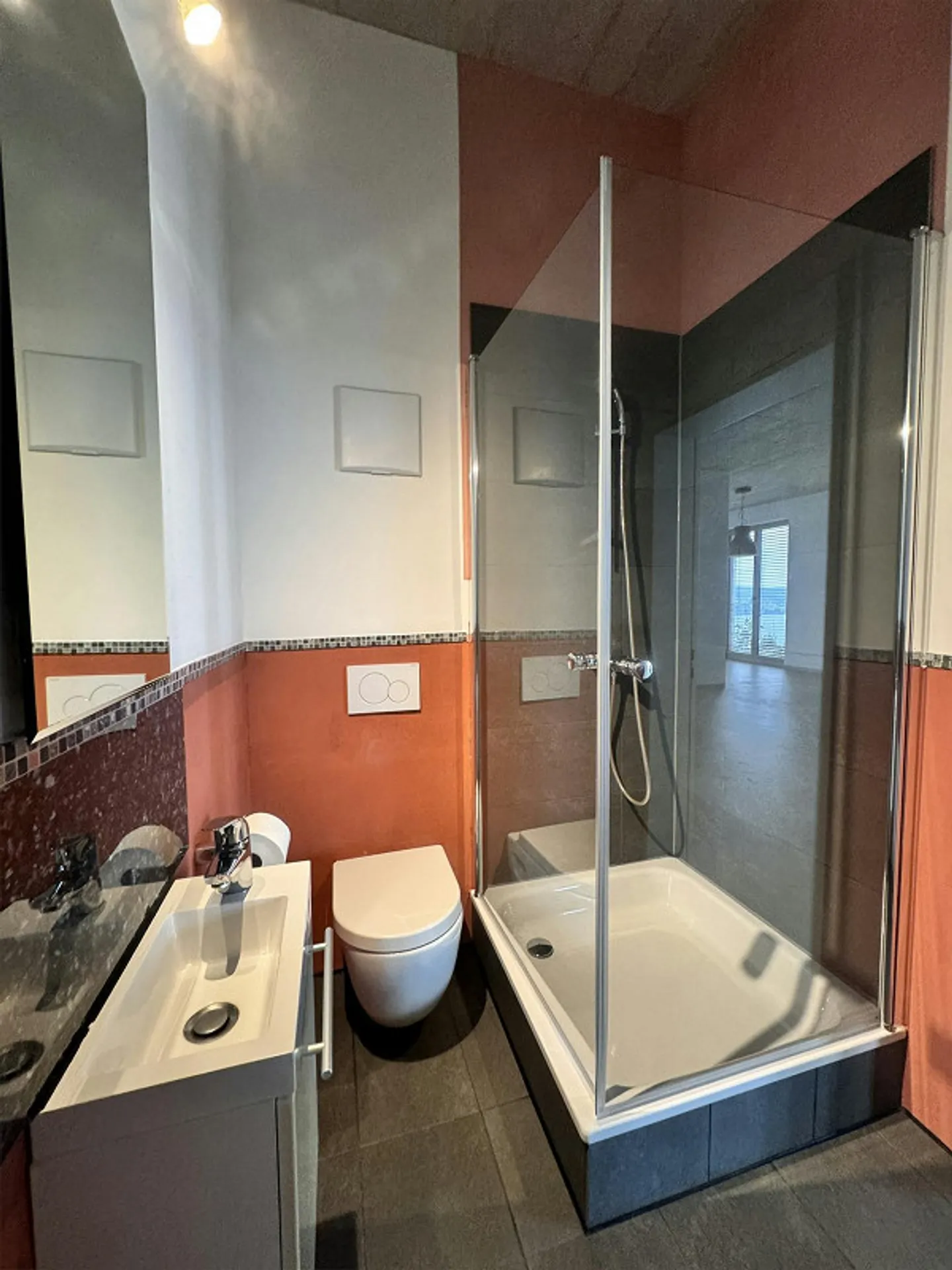Spacious office space with kitchenette and shower for rent - Photo 9 of 9