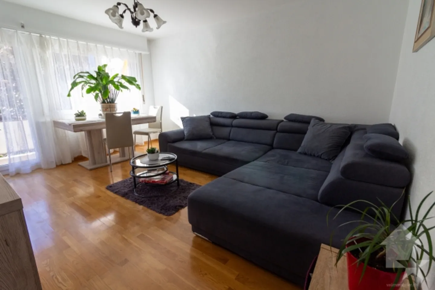 Nice 3.5-room apartment with 2 parking spaces - Photo 2 of 16