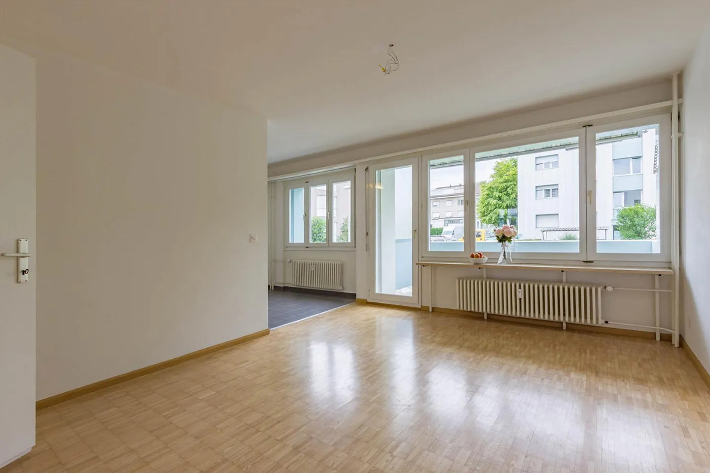 Charming Apartment in Central Location - Photo 2 of 7