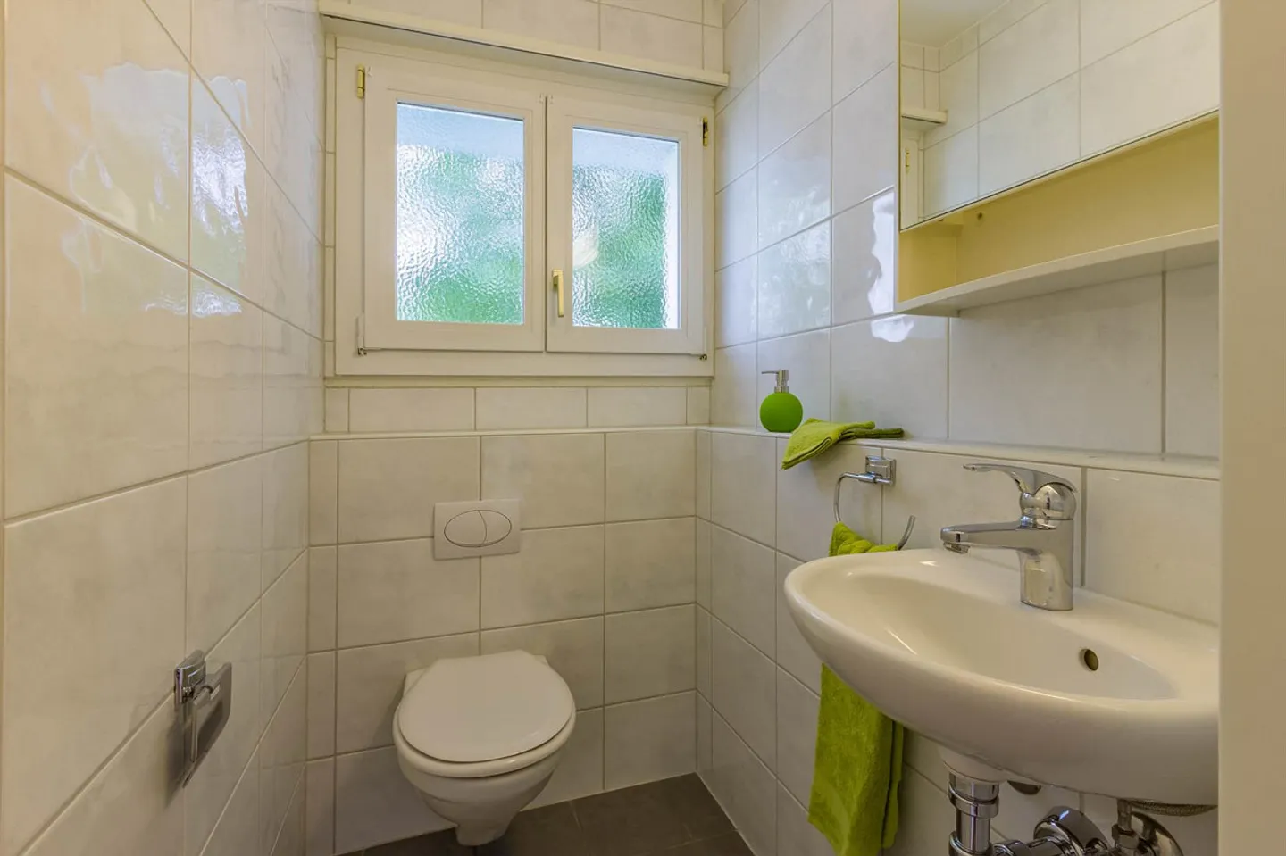 Charming Apartment in Central Location - Photo 5 of 7