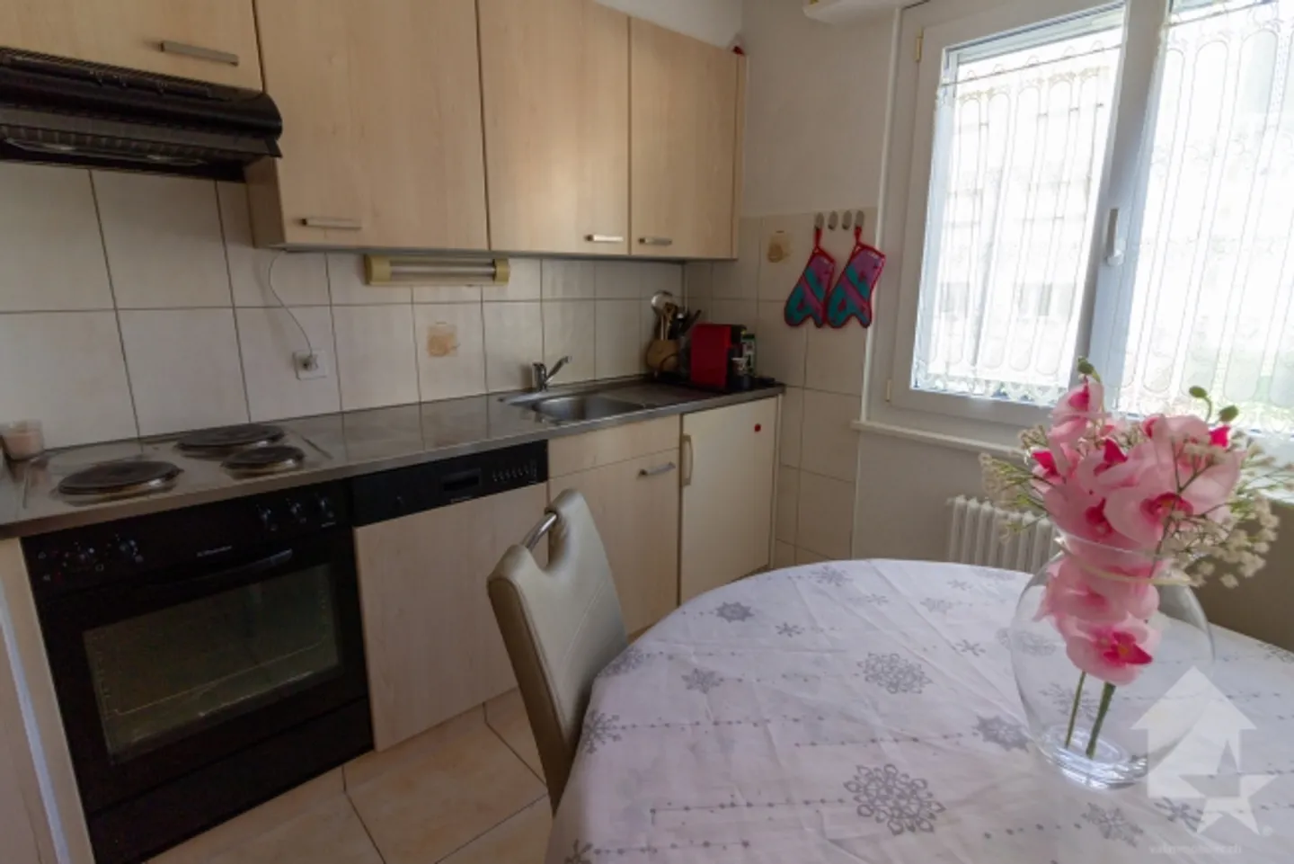 Nice 3.5-room apartment with 2 parking spaces - Photo 5 of 16