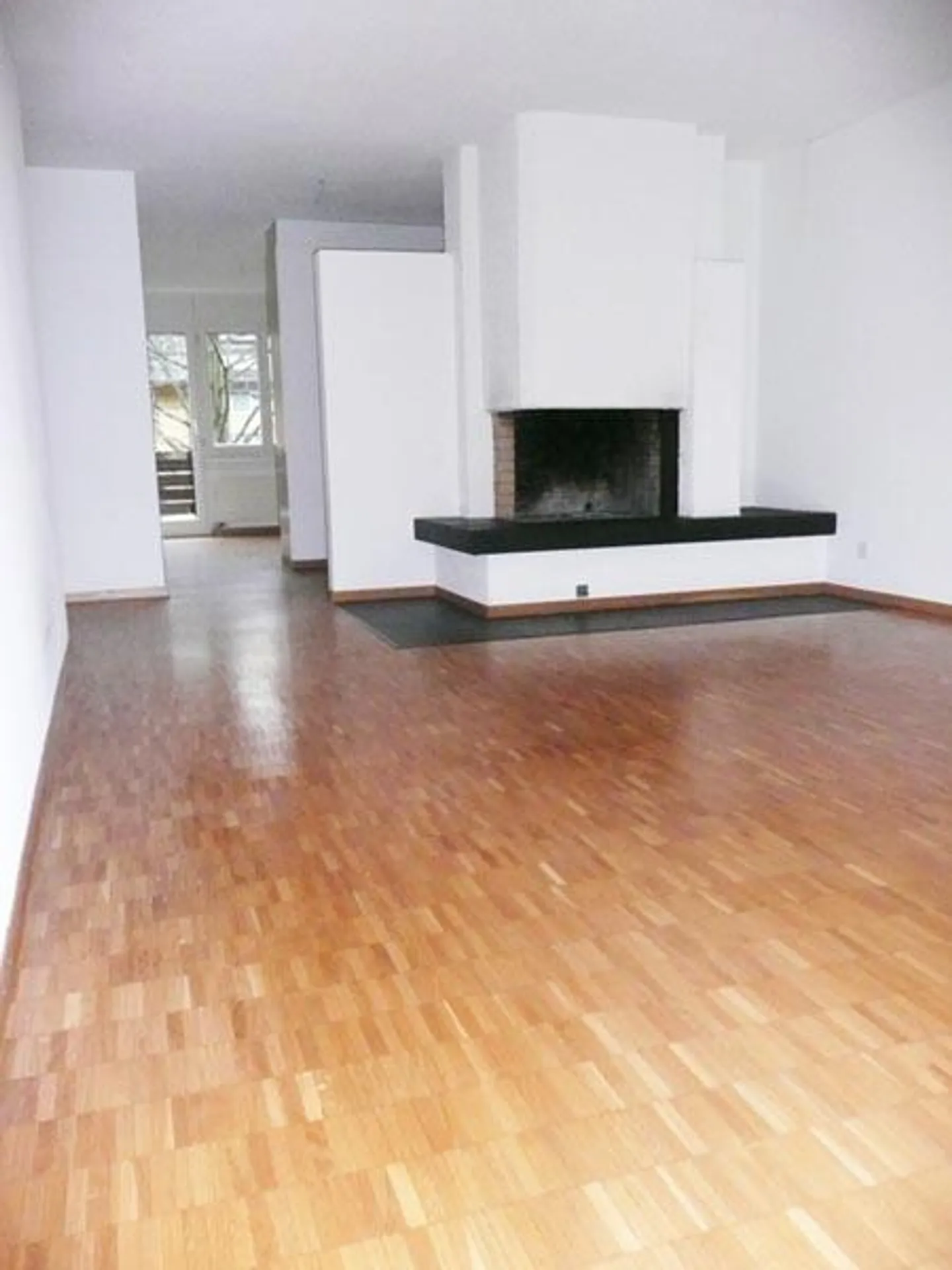 Grosszügige Familienwohnung mit Cheminée - Foto 2 von 5