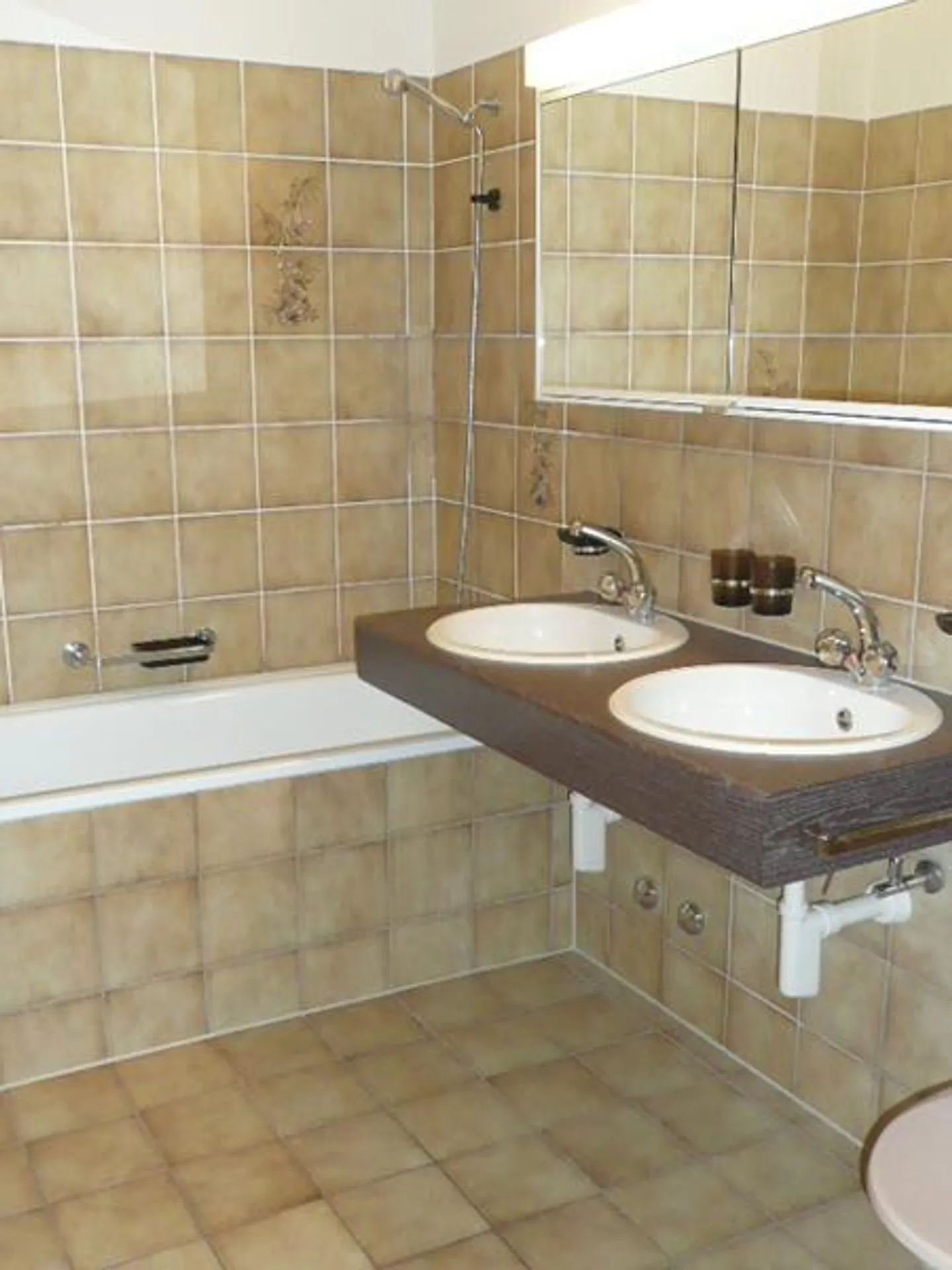 Grosszügige Familienwohnung mit Cheminée - Foto 4 von 5