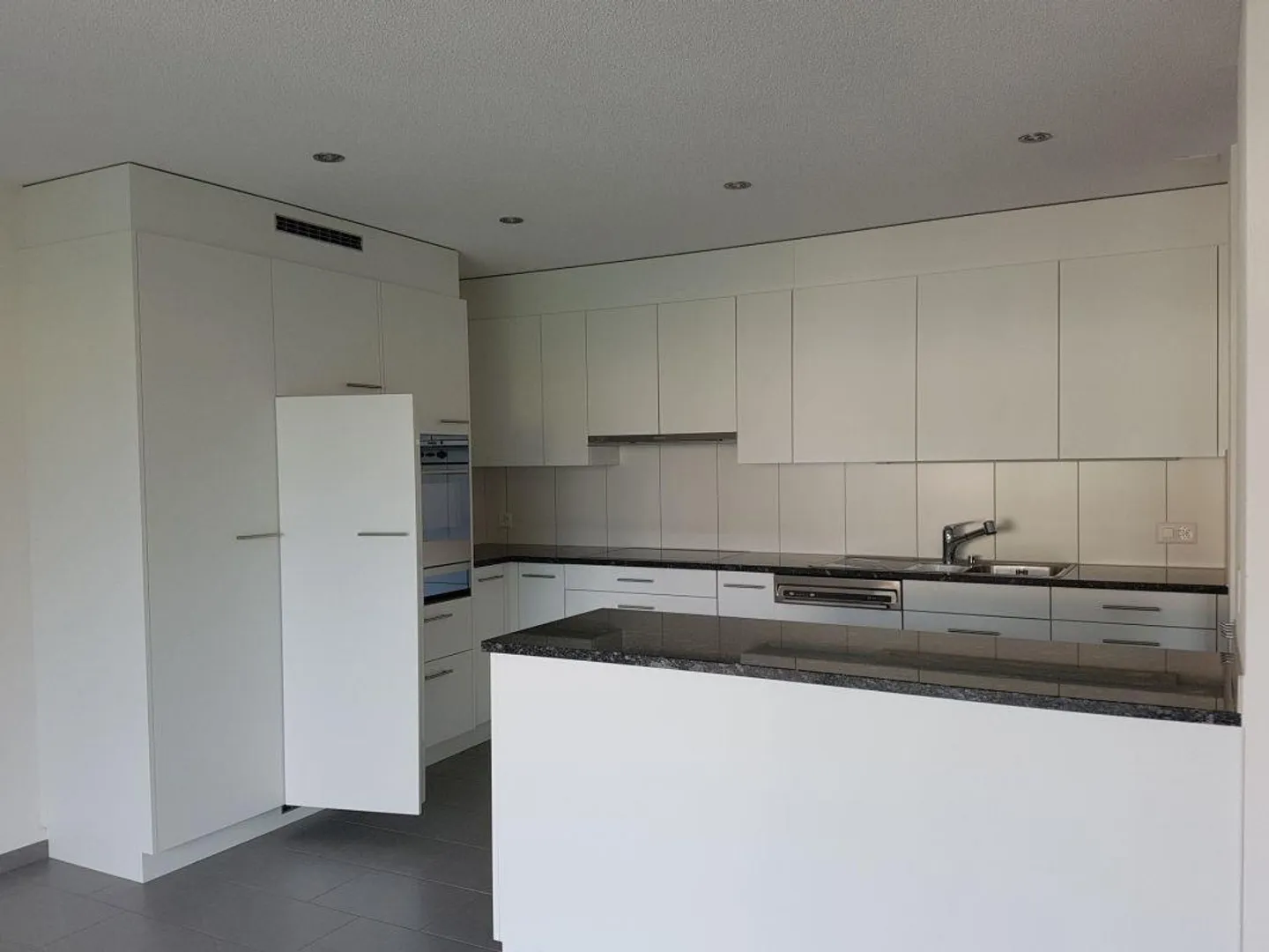 Appartamento Familiare Moderno in Zona Tranquilla - Foto 6 di 11