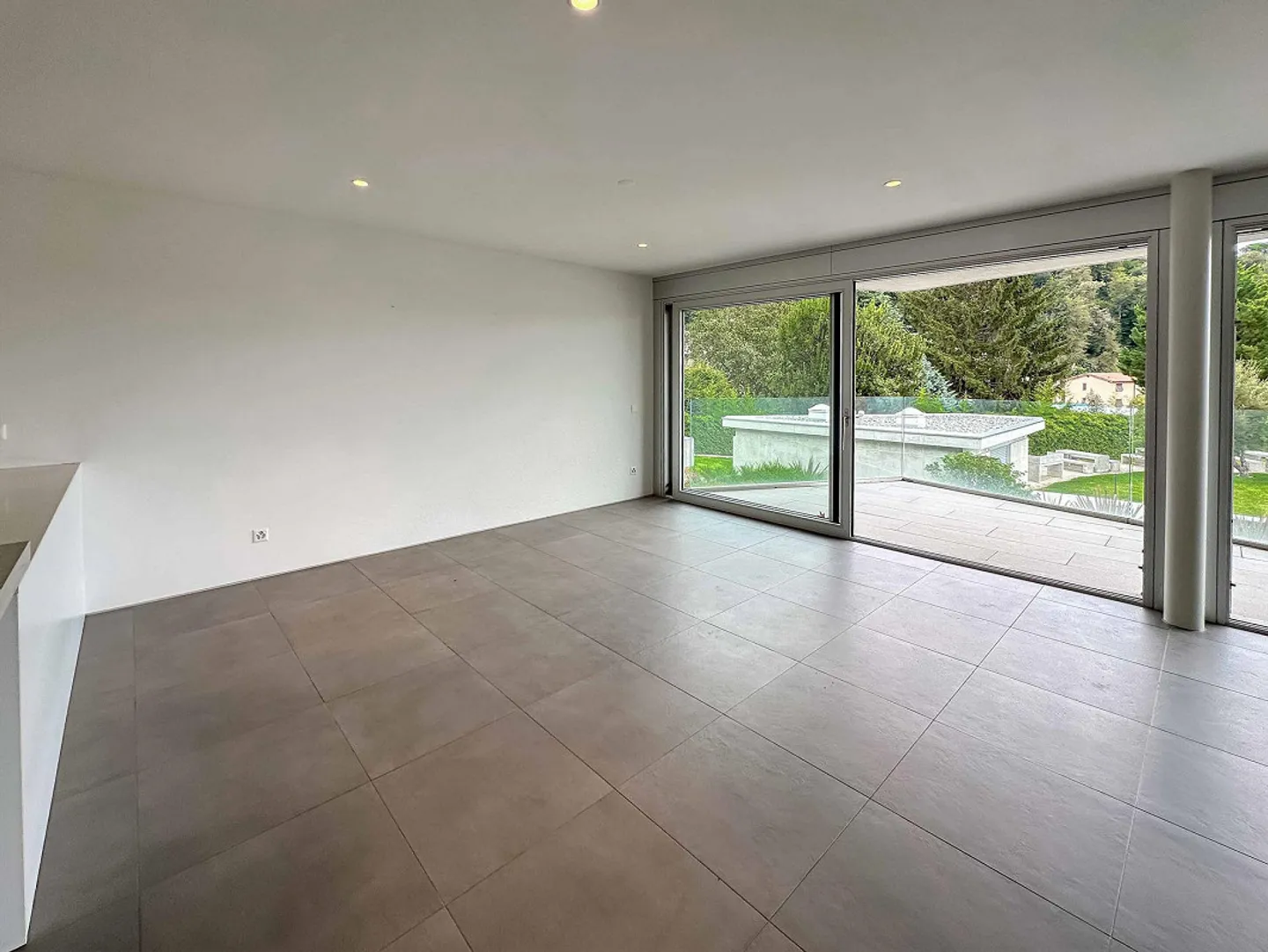 Wunderschöne 3,5 Zimmer in Morbio Inferiore in einer exklusiven Residenz - Foto 1 von 9