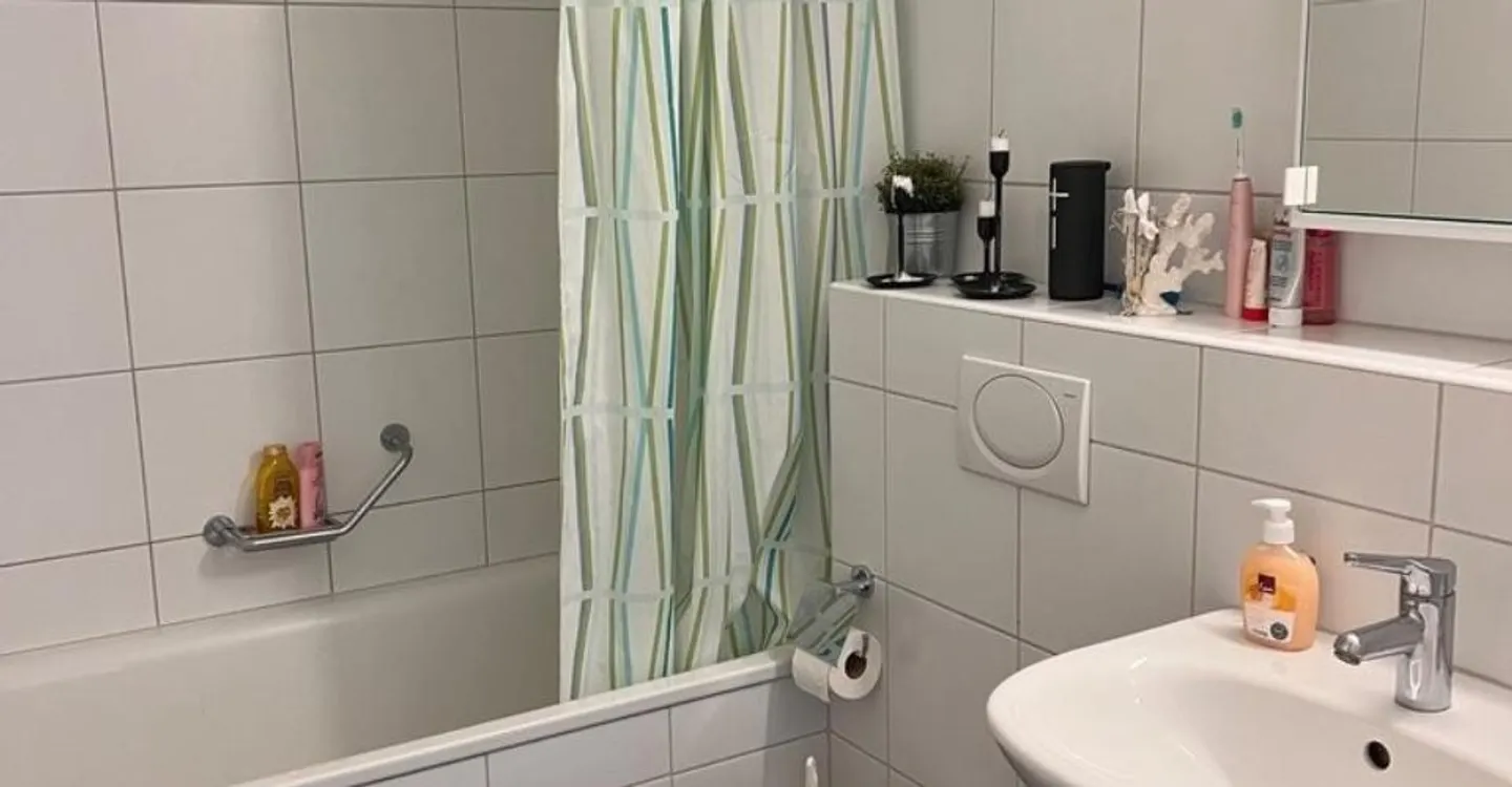 Charmant appartement en attique à Niederwangen - Photo 5 sur 8
