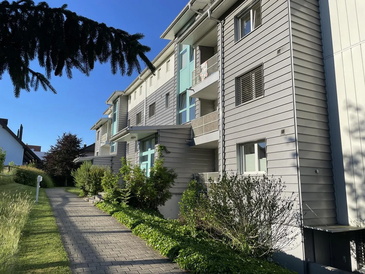 Ampio appartamento di 4 ½ stanze in una posizione ideale - Foto 1 di 13