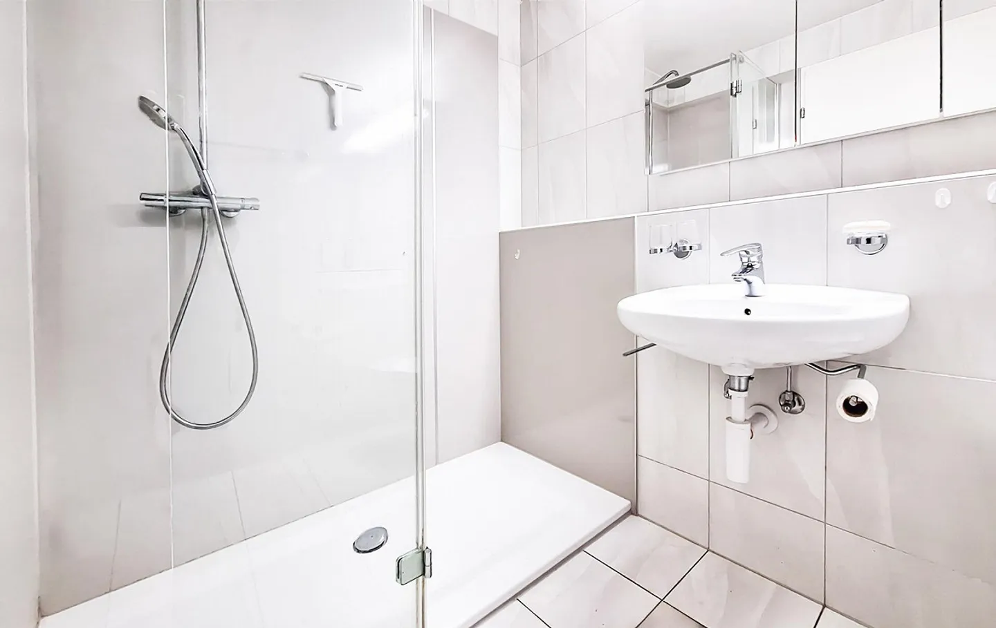 Cozy Living with Garden Share - Photo 7 of 9