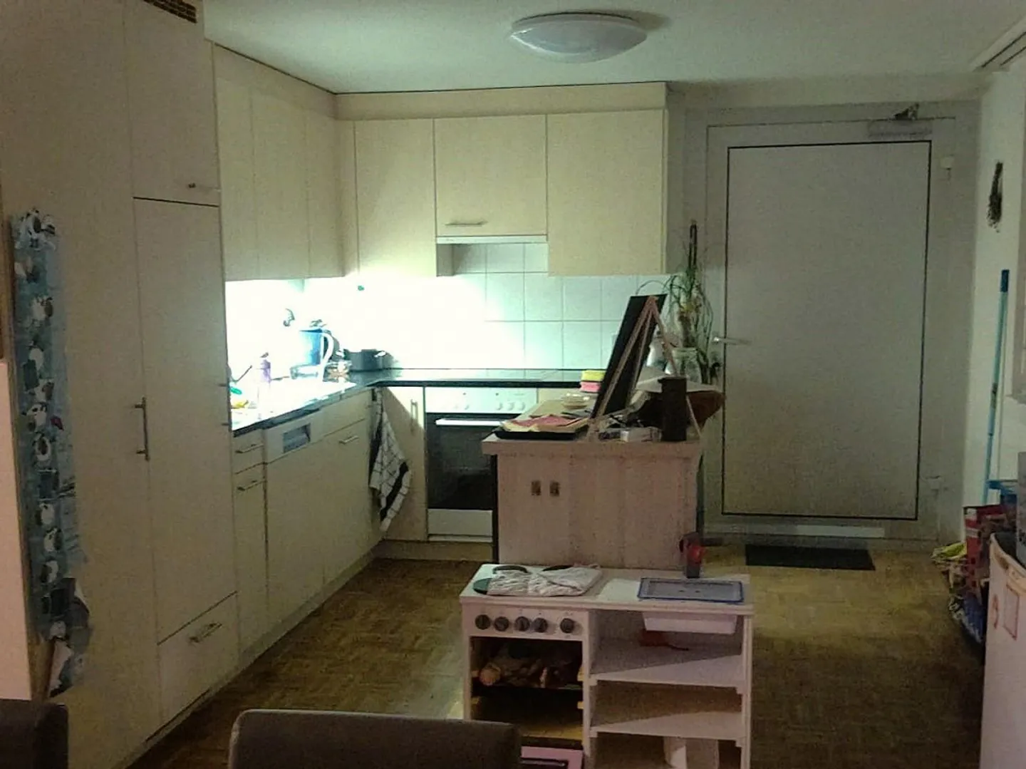 Ampio appartamento di 4 ½ stanze in una posizione ideale - Foto 5 di 13