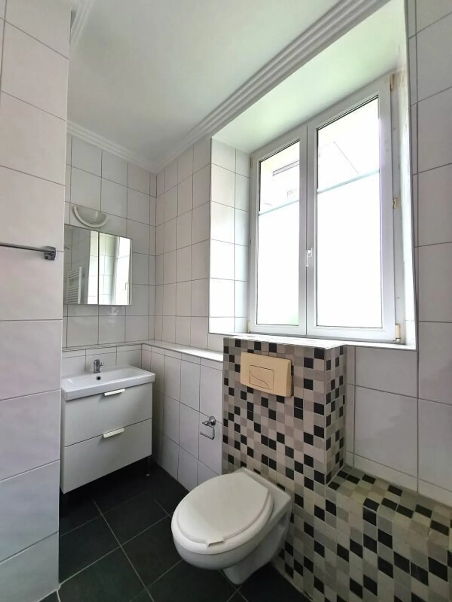 Charming Ground-Floor Apartment - Photo 6 of 6