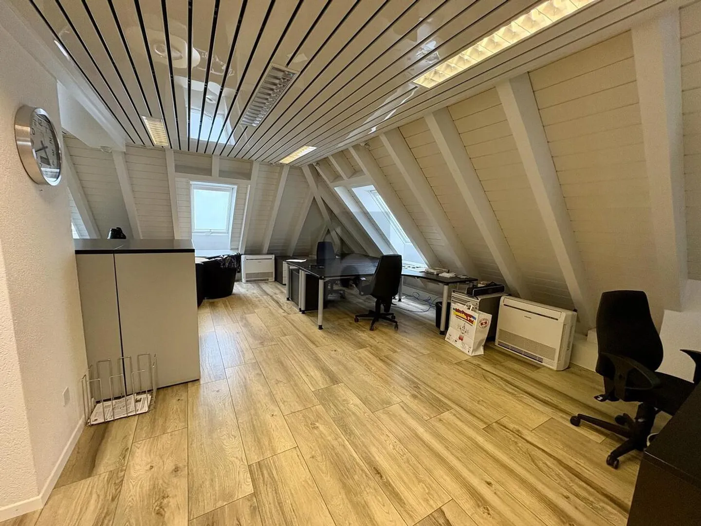 Office space for rent - Photo 3 of 6