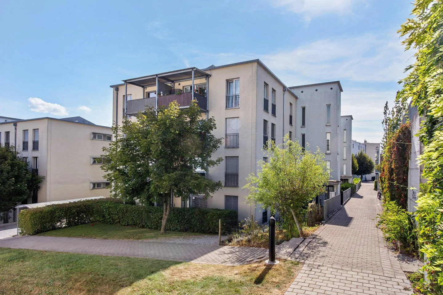 Sehr schöne 5,5-Zimmer-Wohnung mit Terrasse - Foto 1 von 8