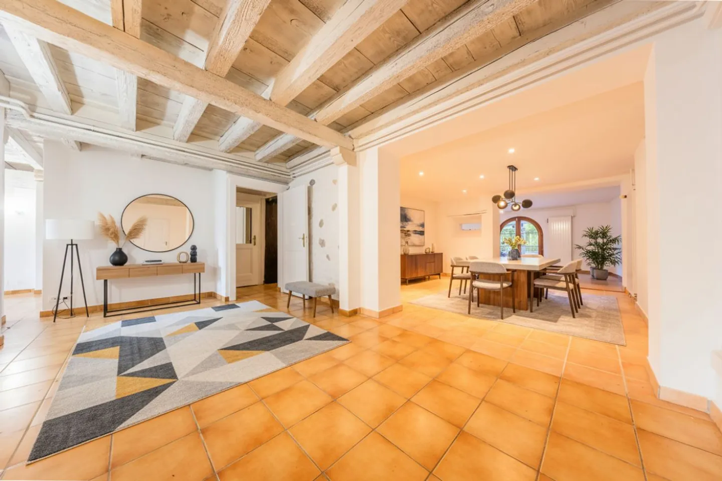 Charming 18th Century House - Photo 3 of 13