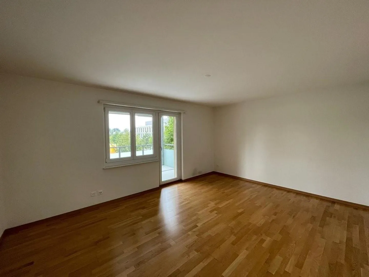 Appartement central avec grand balcon et vue - Photo 2 sur 9