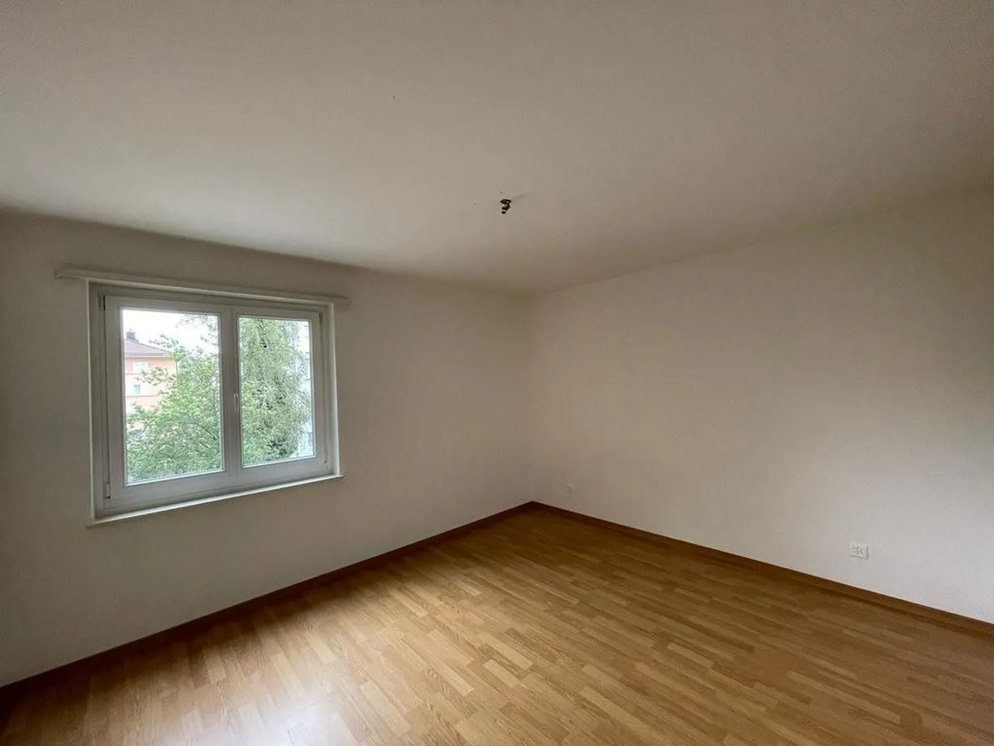 Appartement central avec grand balcon et vue - Photo 3 sur 9