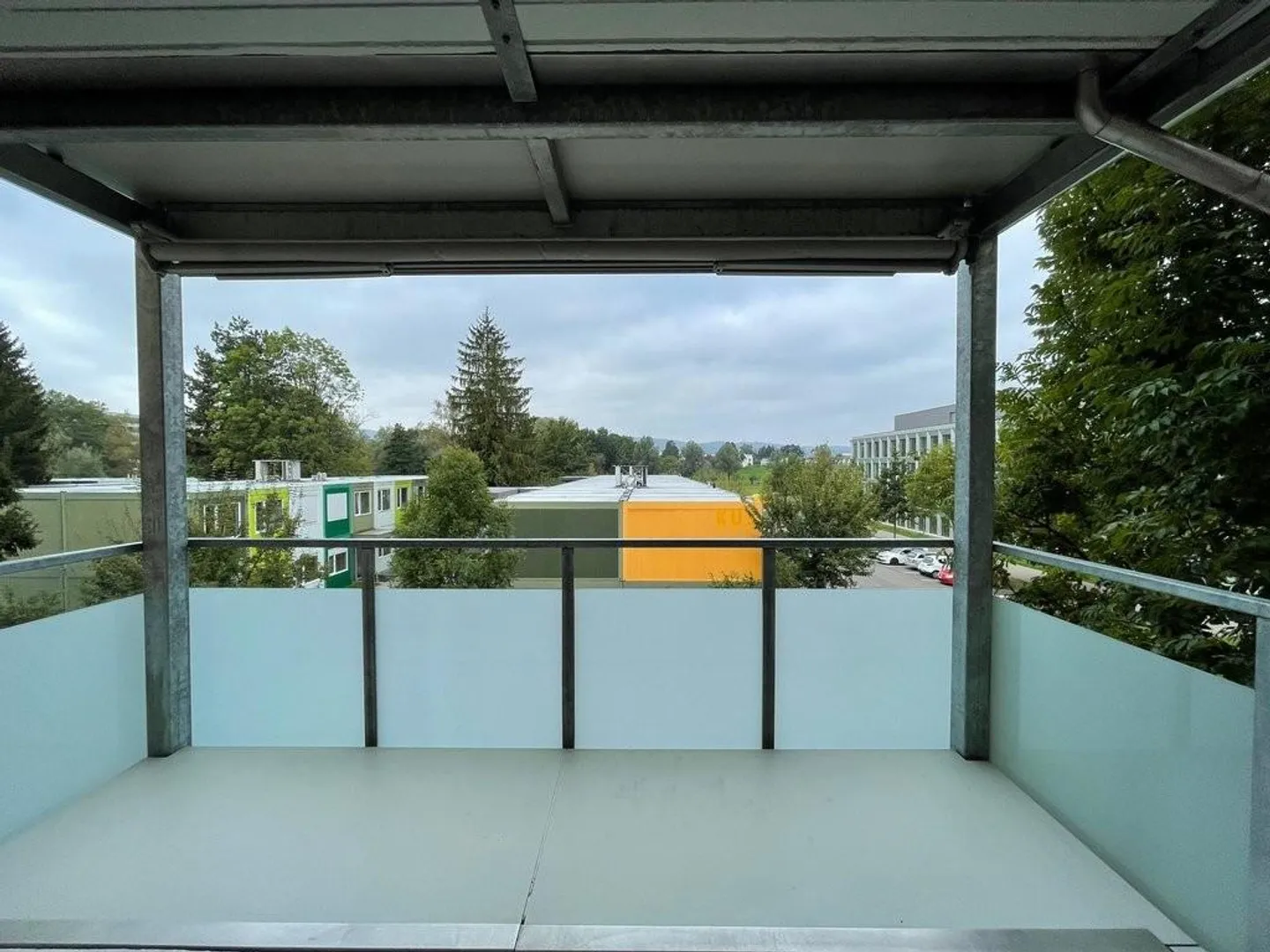 Appartement central avec grand balcon et vue - Photo 8 sur 9
