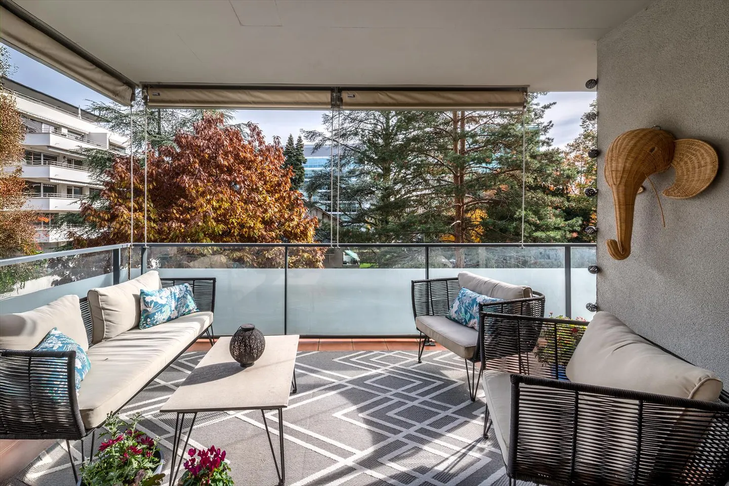 6-room apartment - Photo 1 of 11