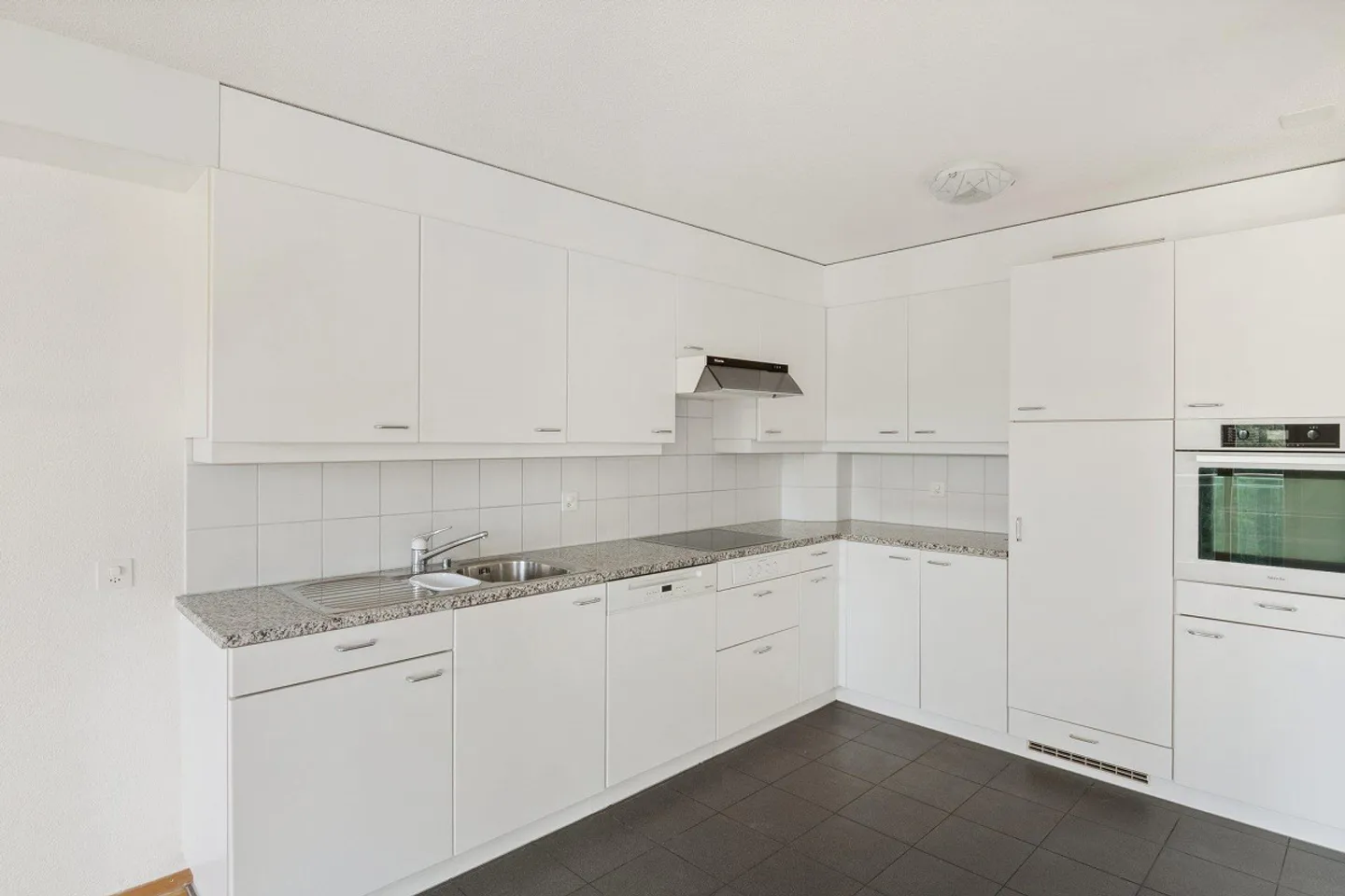 Sehr schöne 5,5-Zimmer-Wohnung mit Terrasse - Foto 5 von 8