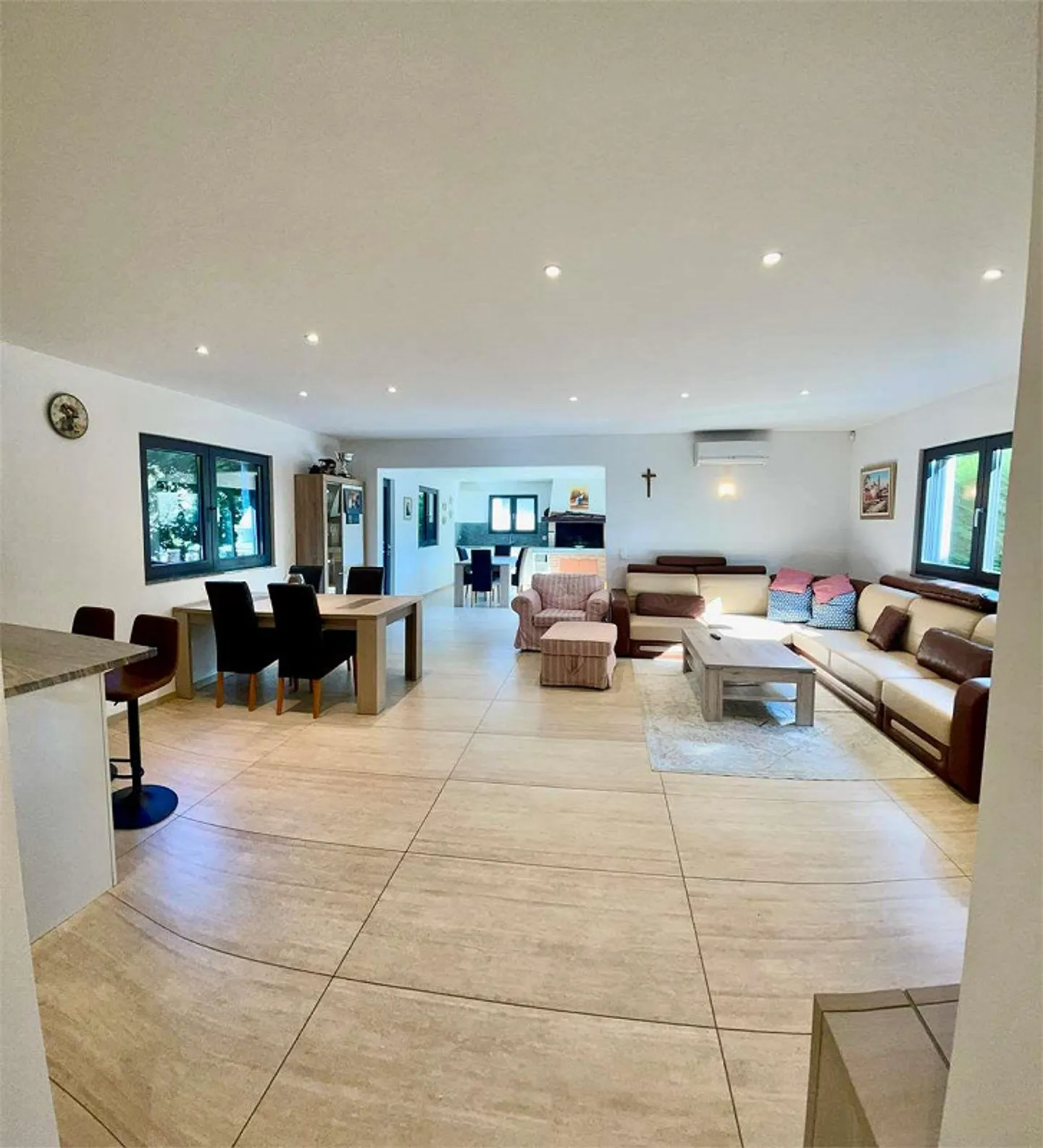 Villa of high standard in the most exclusive area of Cademp - Photo 8 of 13