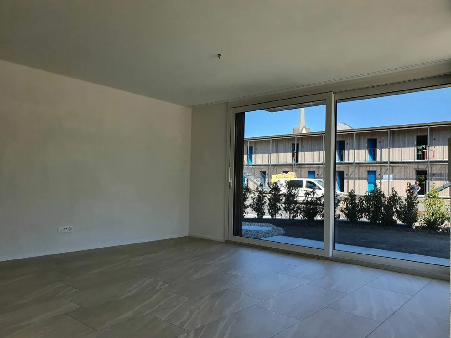 Appartamento moderno e di alta qualità con 3,5 stanze al piano terra in affitto - Foto 4 di 12