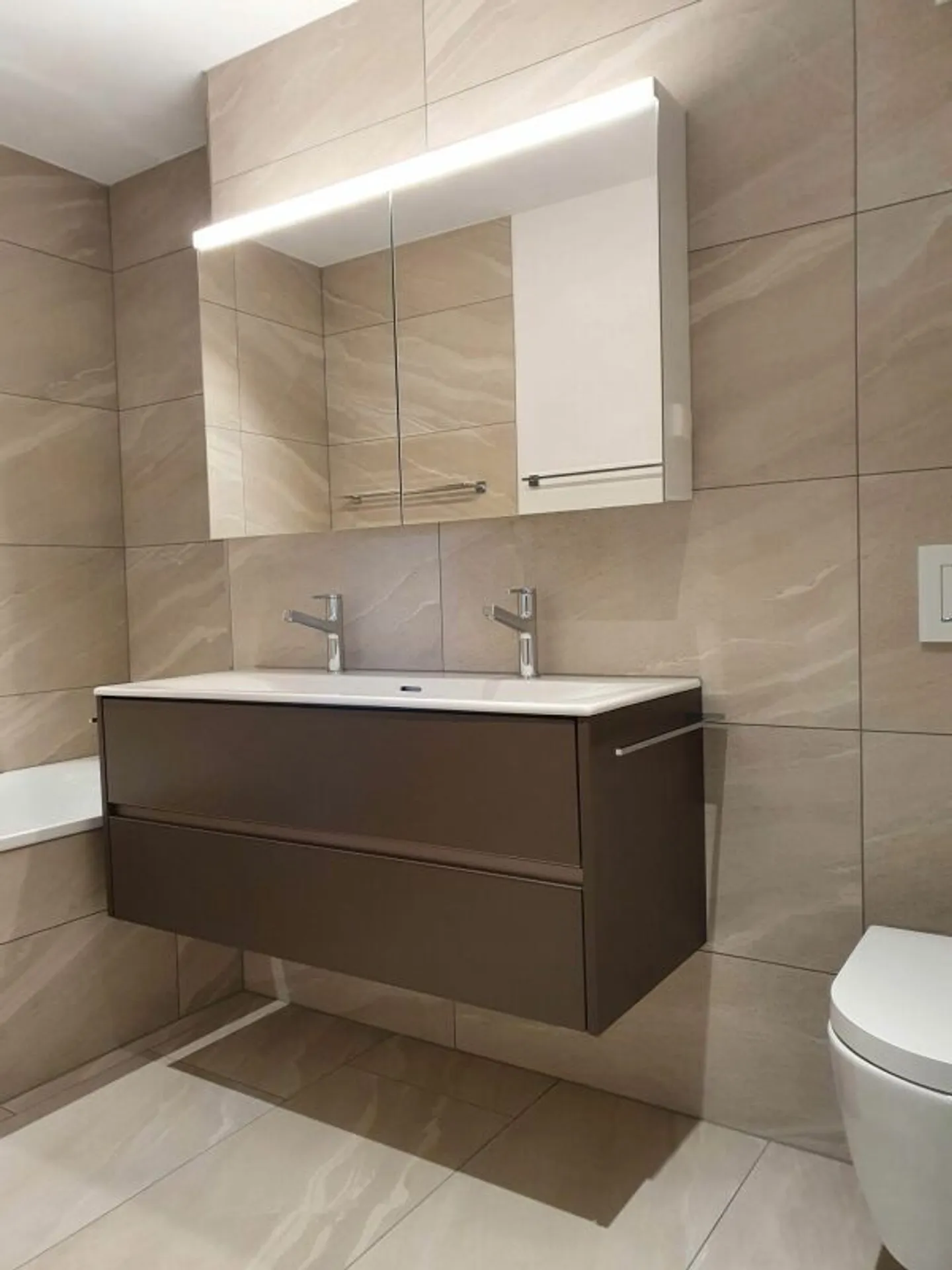 Appartamento moderno e di alta qualità con 3,5 stanze al piano terra in affitto - Foto 9 di 12