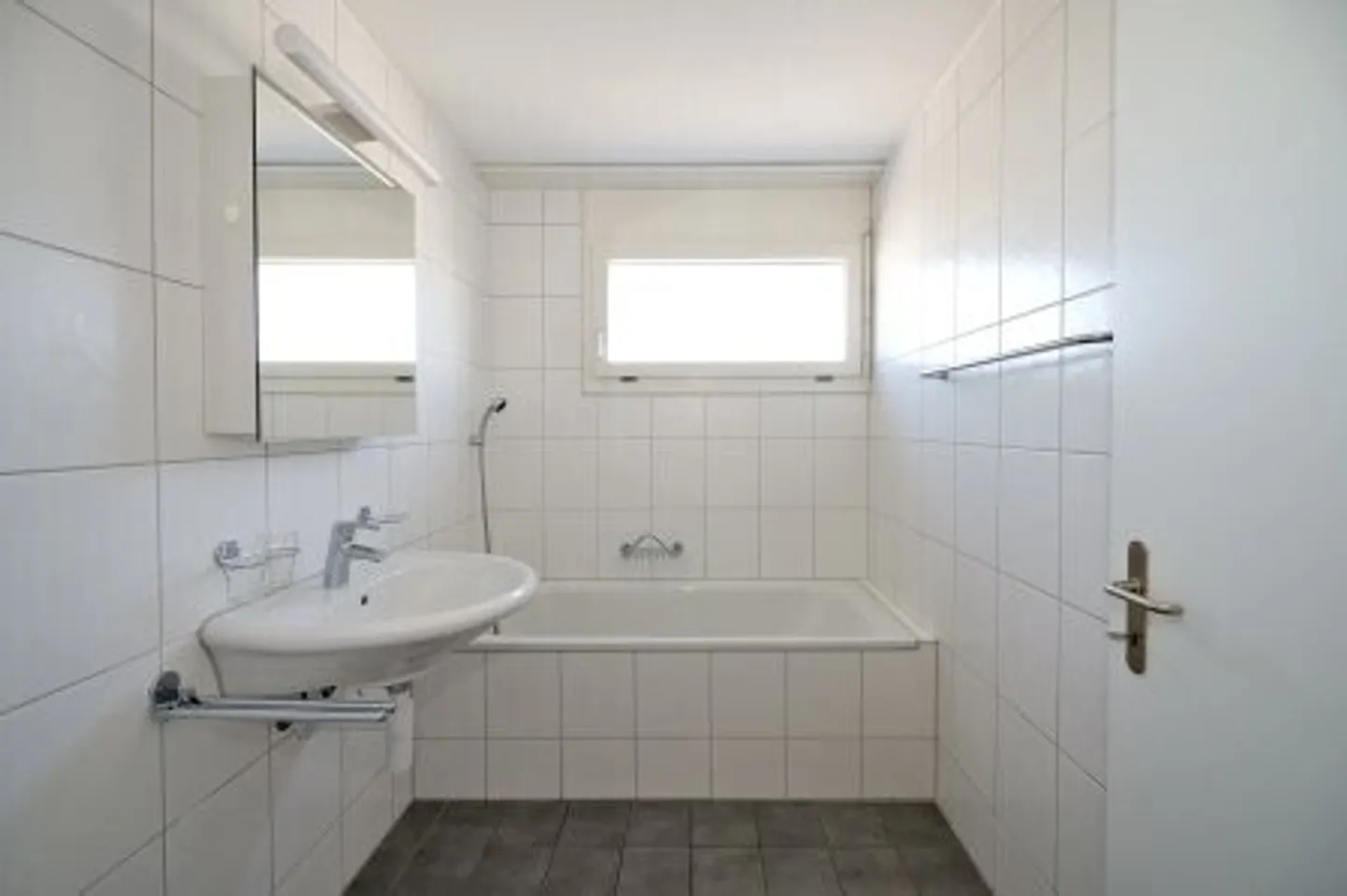 Appartement moderne de 4,5 pièces dans le développement Bäregg - Photo 7 sur 8