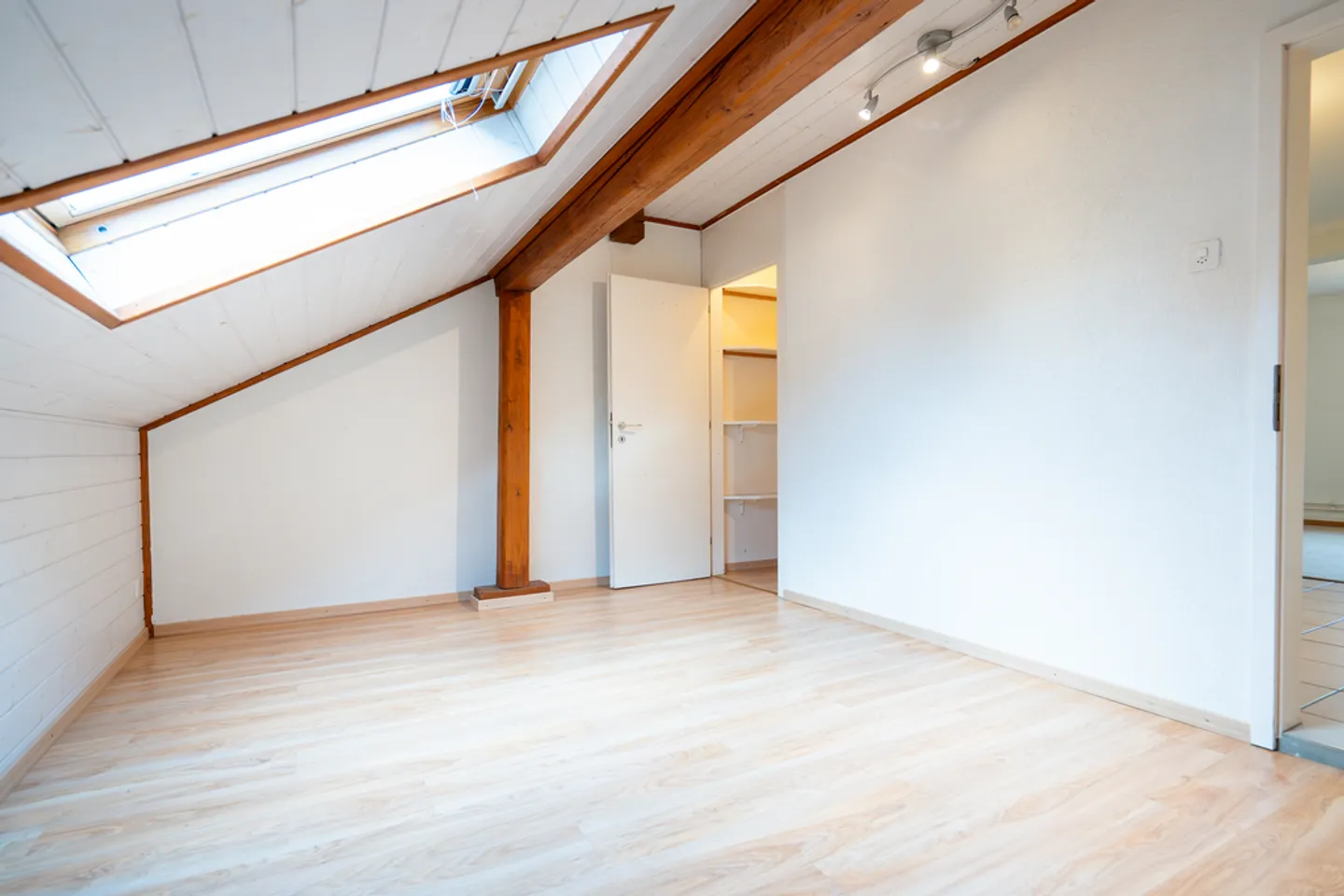 Appartamento 4 locali - Foto 5 di 8