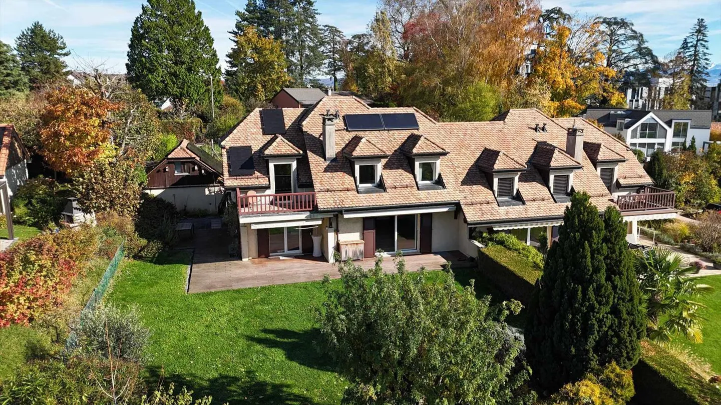 Contiguous House 5.5 Rooms - Photo 1 of 13